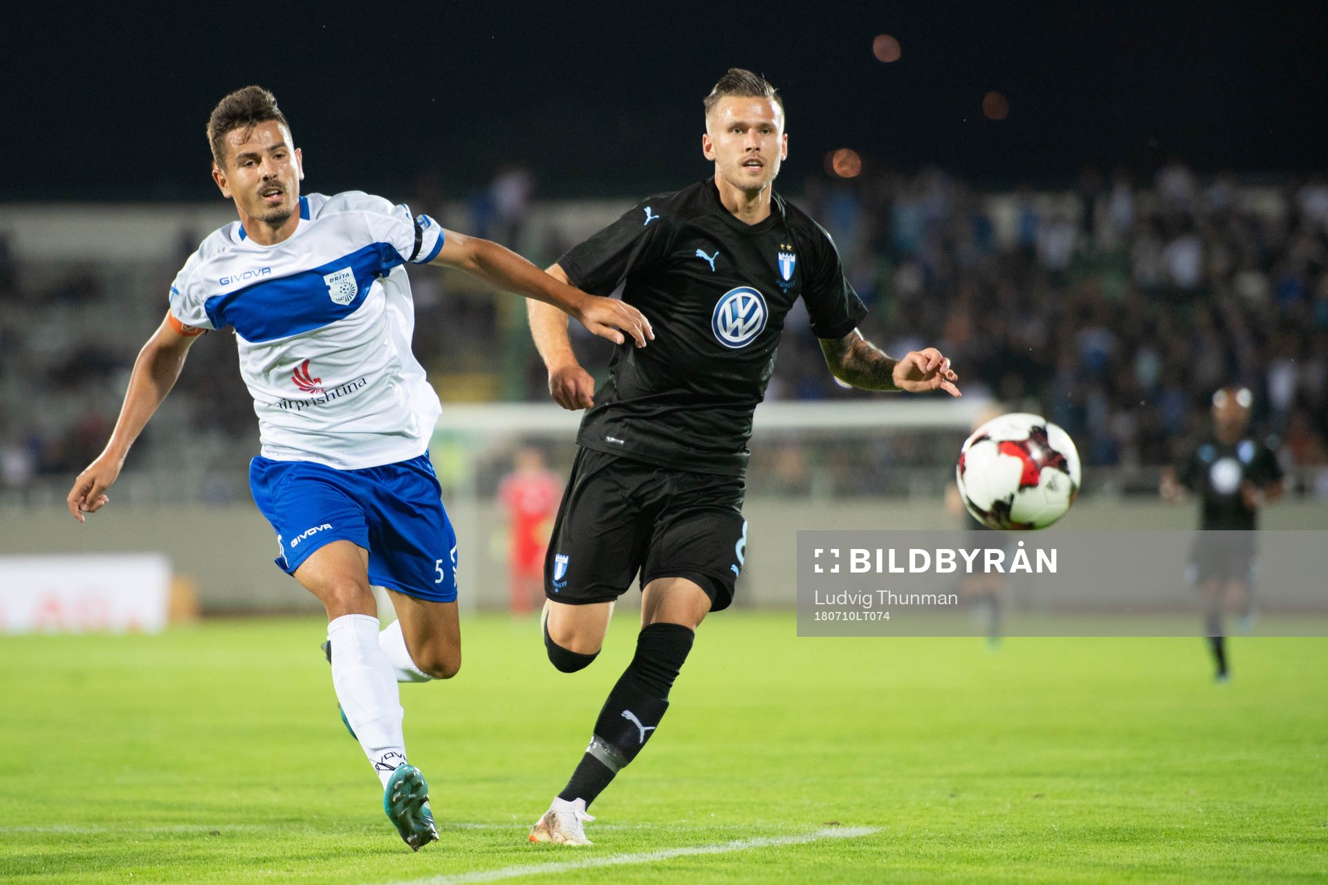 Ardian Limani of Drita and Arnór Ingvi Traustason of