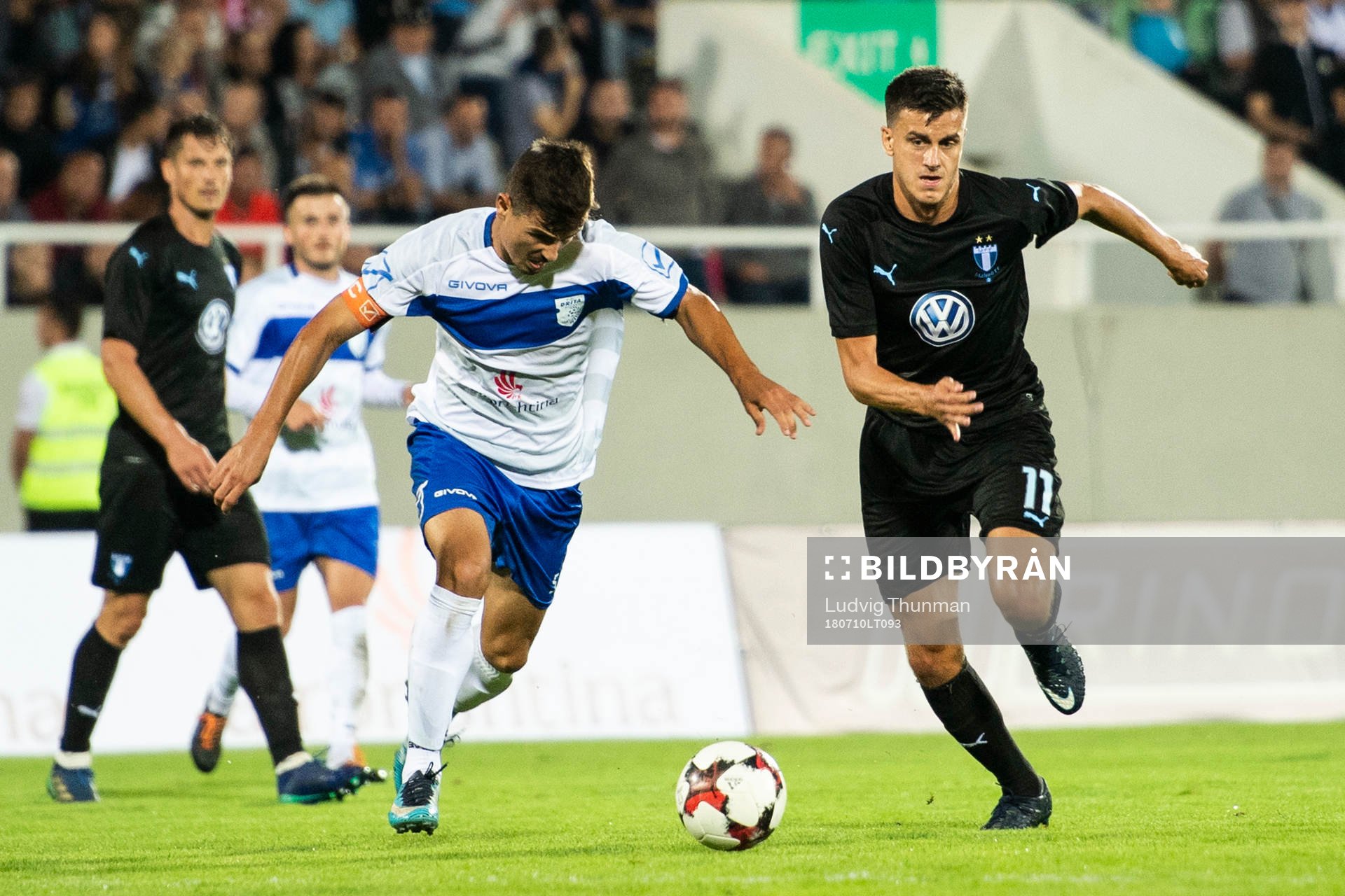 Ardian Limani of Drita and Alexander Jeremejeff of Malmö FF