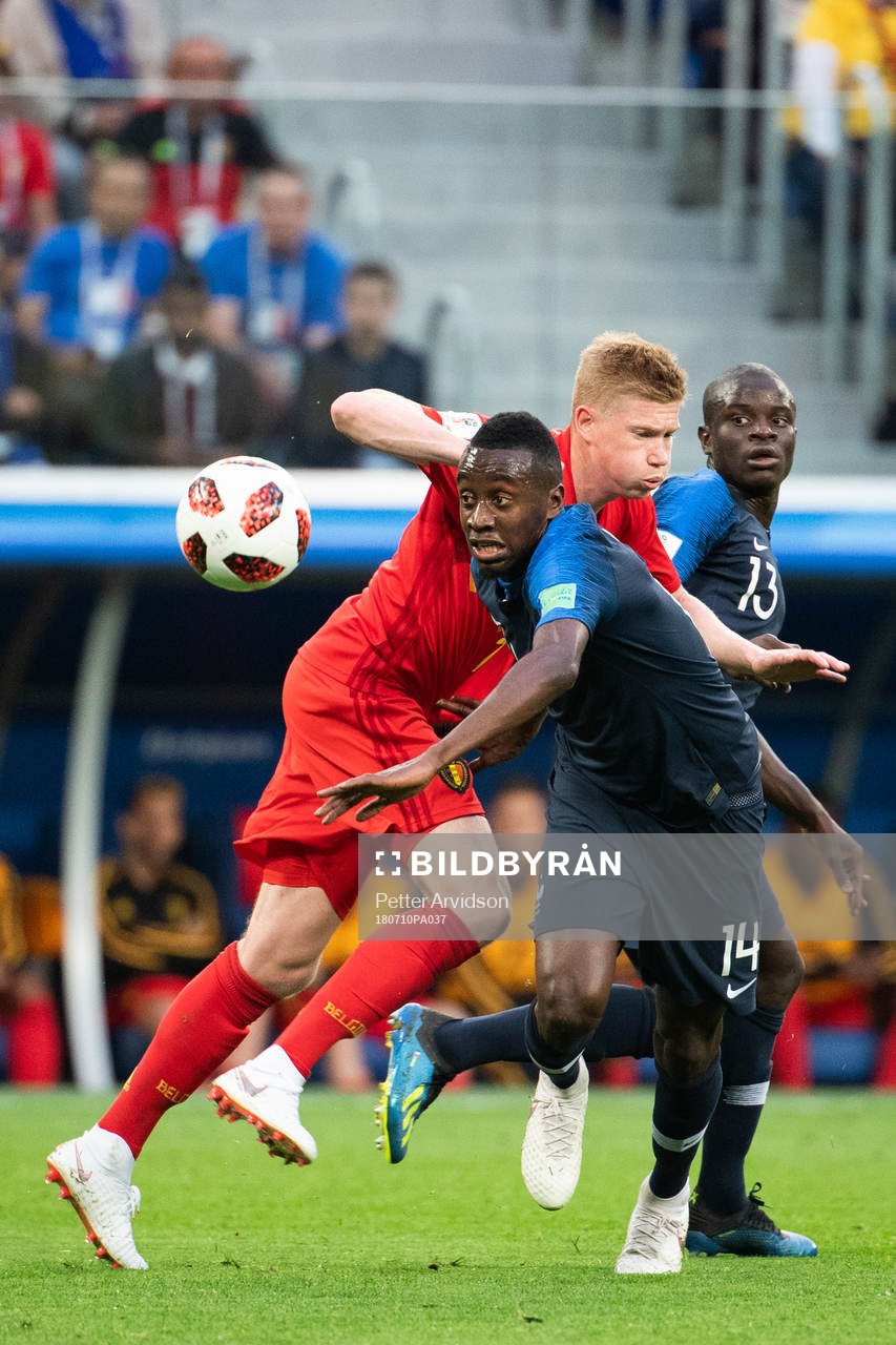 Blaise Matuidi of France and Kevin De Bruyne of Belgium