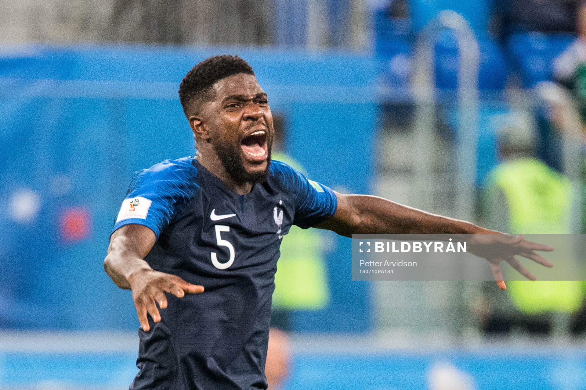 Samuel Umtiti of France celebrates