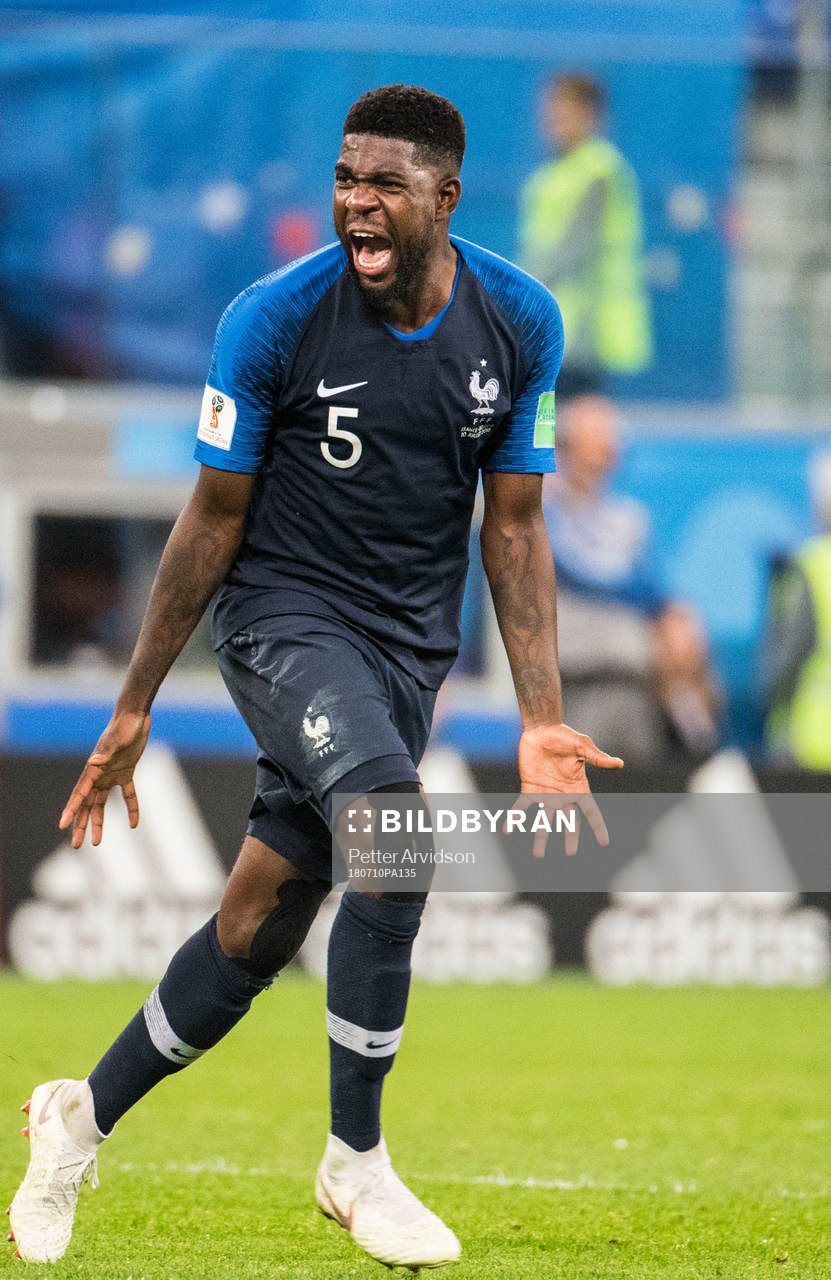 Samuel Umtiti of France celebrates