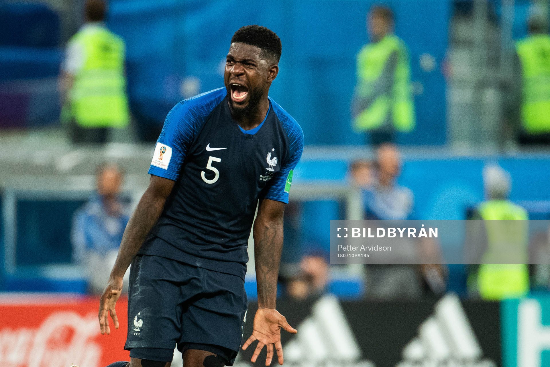 Samuel Umtiti of France celebrate