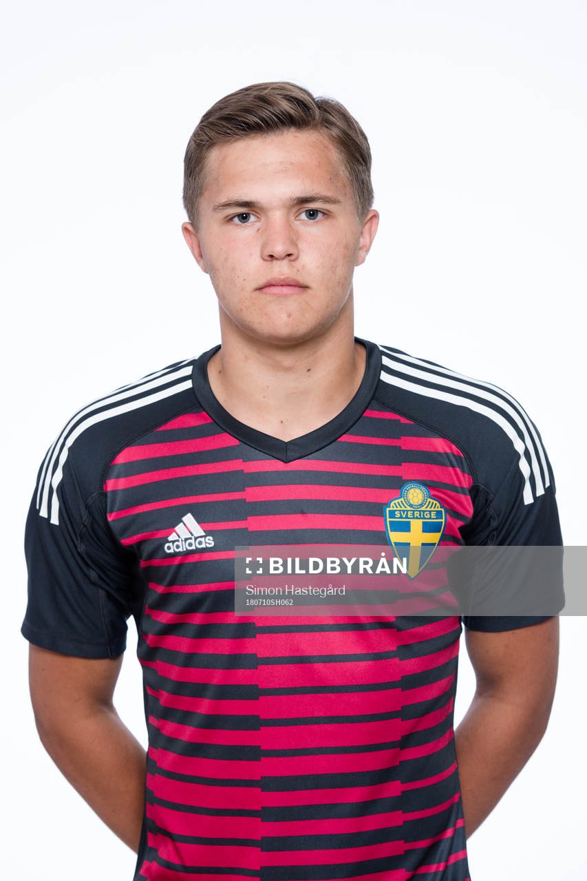Sebastian Jonsson ,målvakt i P17-landslaget poserar för porträtt den 10 juli 2018 i Stockholm.