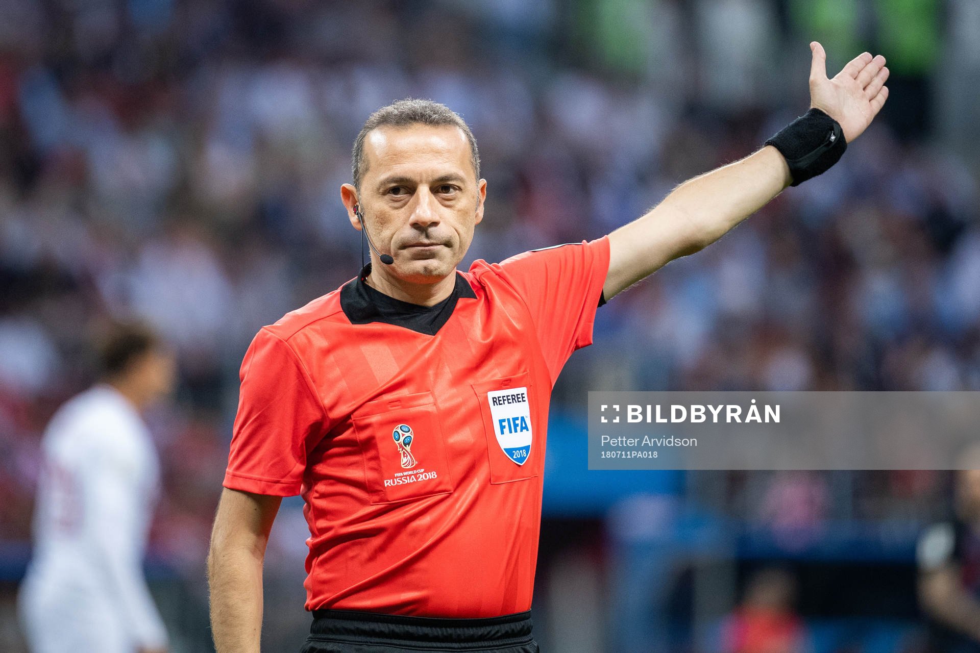Referee Cuneyt Cakir