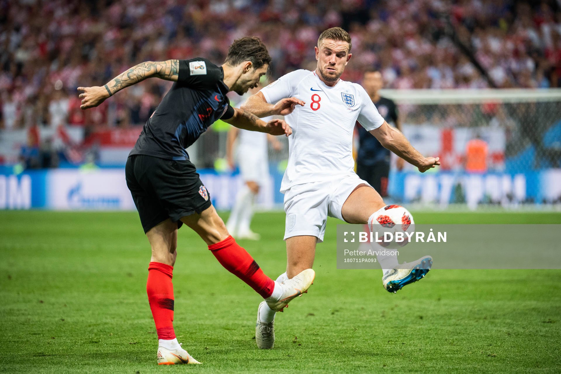 Jordan Henderson of England and Sime Vrsaljko of Croatia