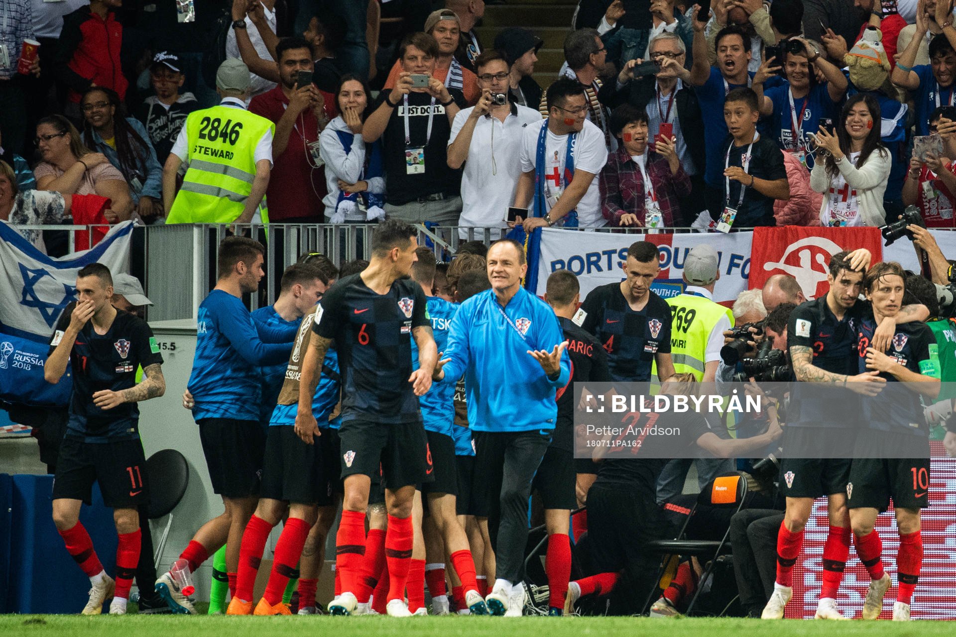 Mario Mandzukic of Croatia celebrate with team mates