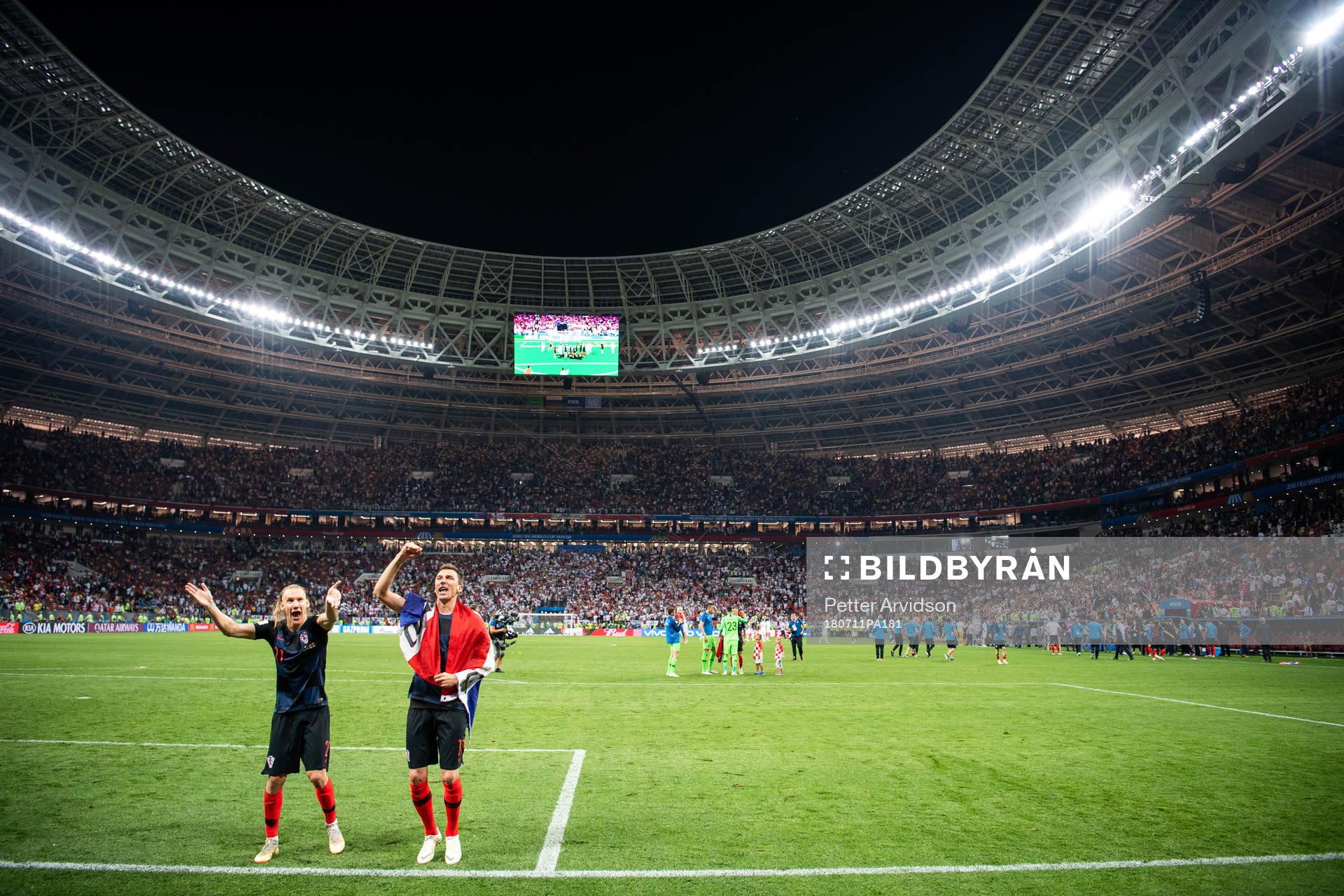 Domagoj Vida and Mario Mandzukic of Croatia cdlebrate