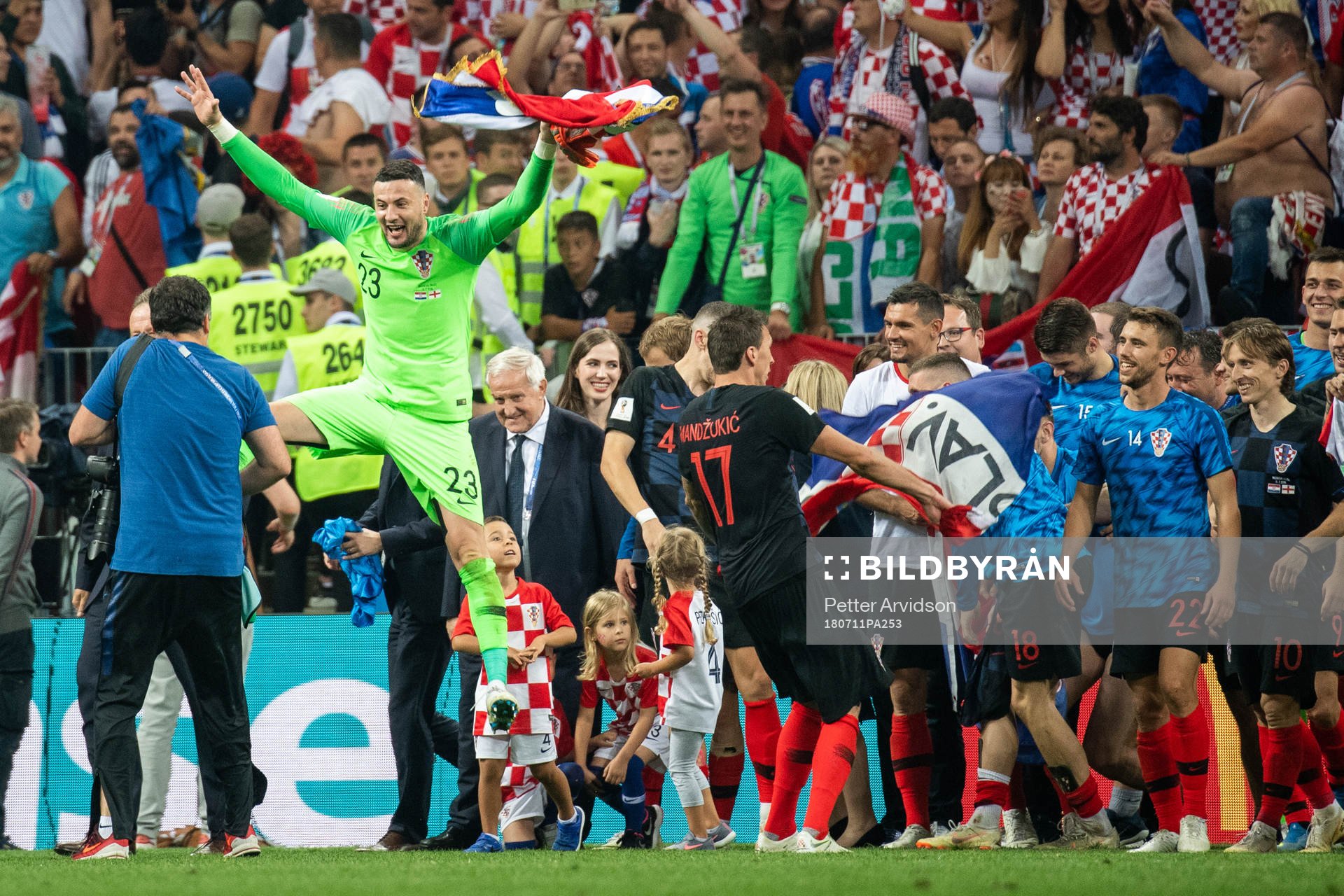 Goalkeeper Danijel Subasic of Croatia celebrate