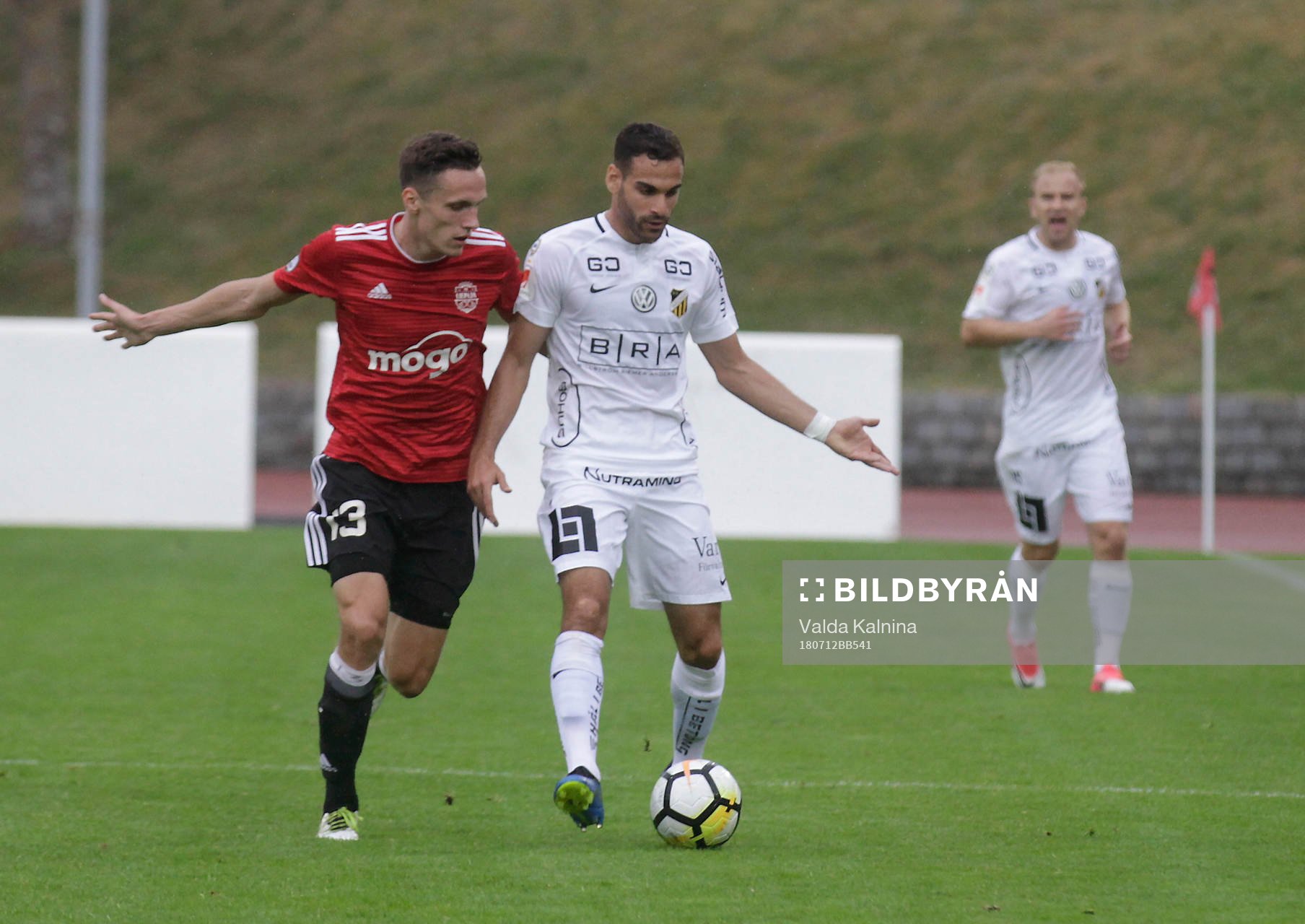 Liepajas  Krisjanis Zviedris (L) and Häckens Mervan Celik