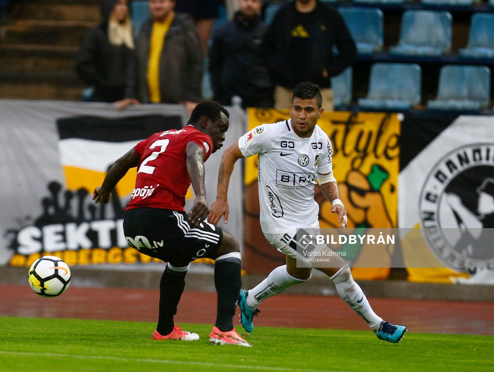 Liepajas  Gueye El Hadji Sady (L) and Häckens Paulo De