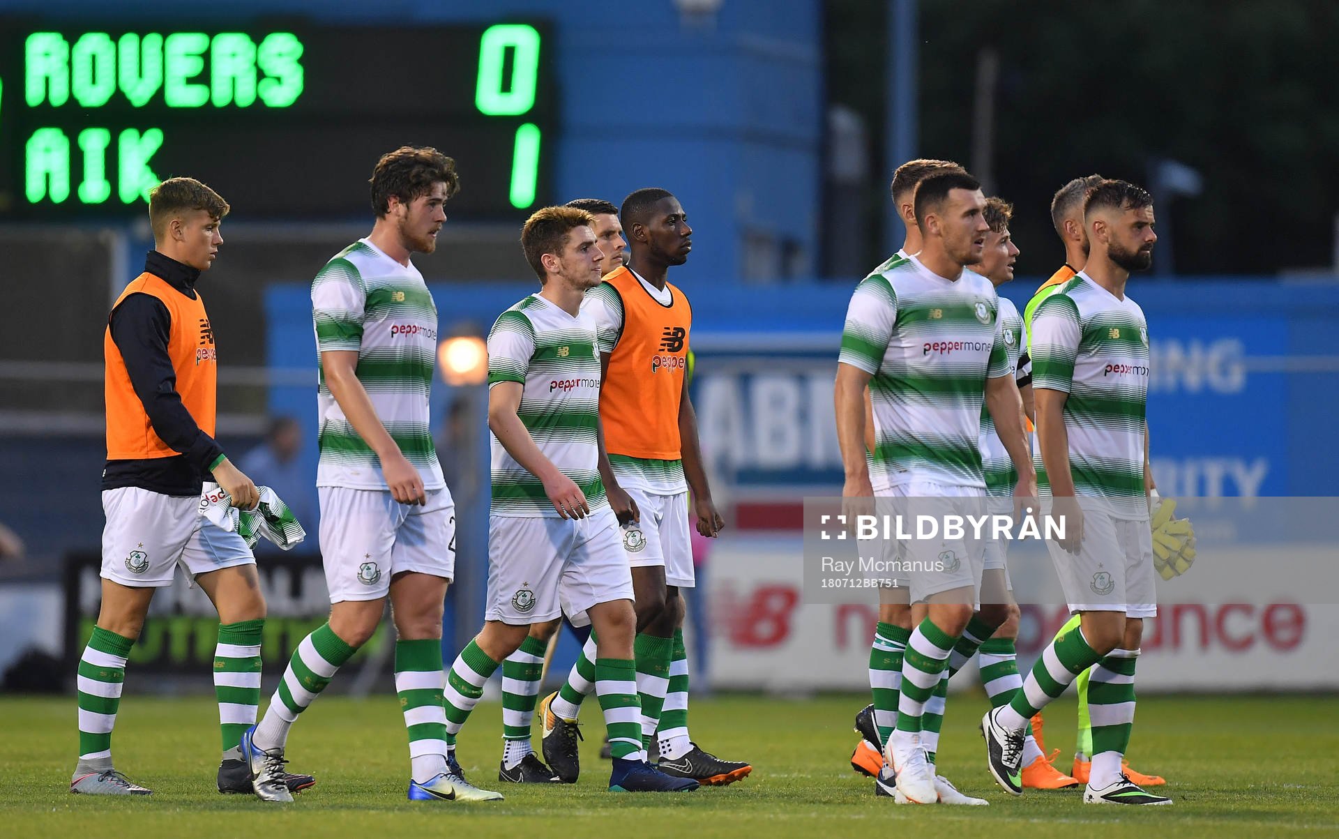Shamrock rovers players leave the pitch