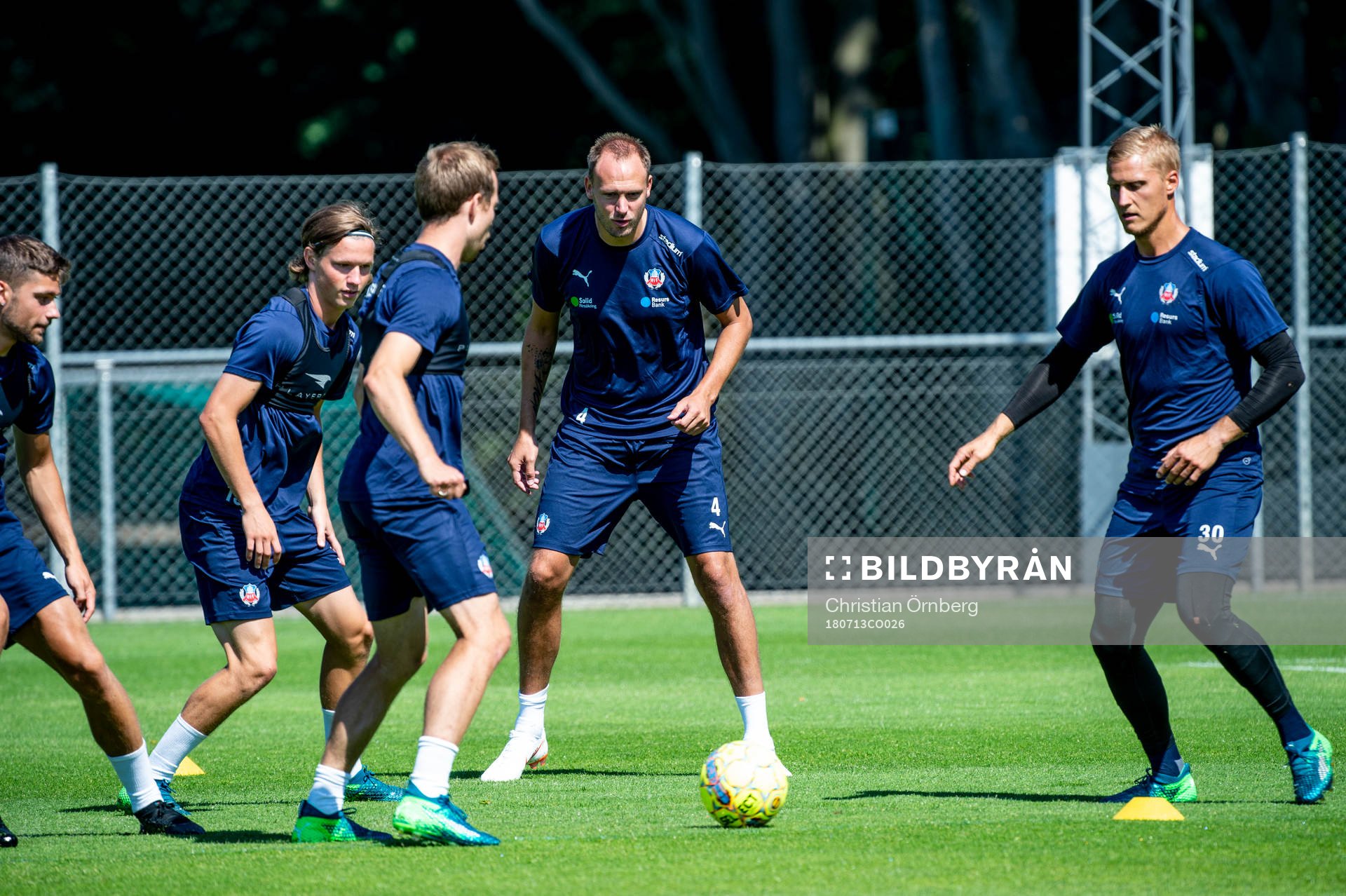 Andreas Granqvist med lagkamraterna