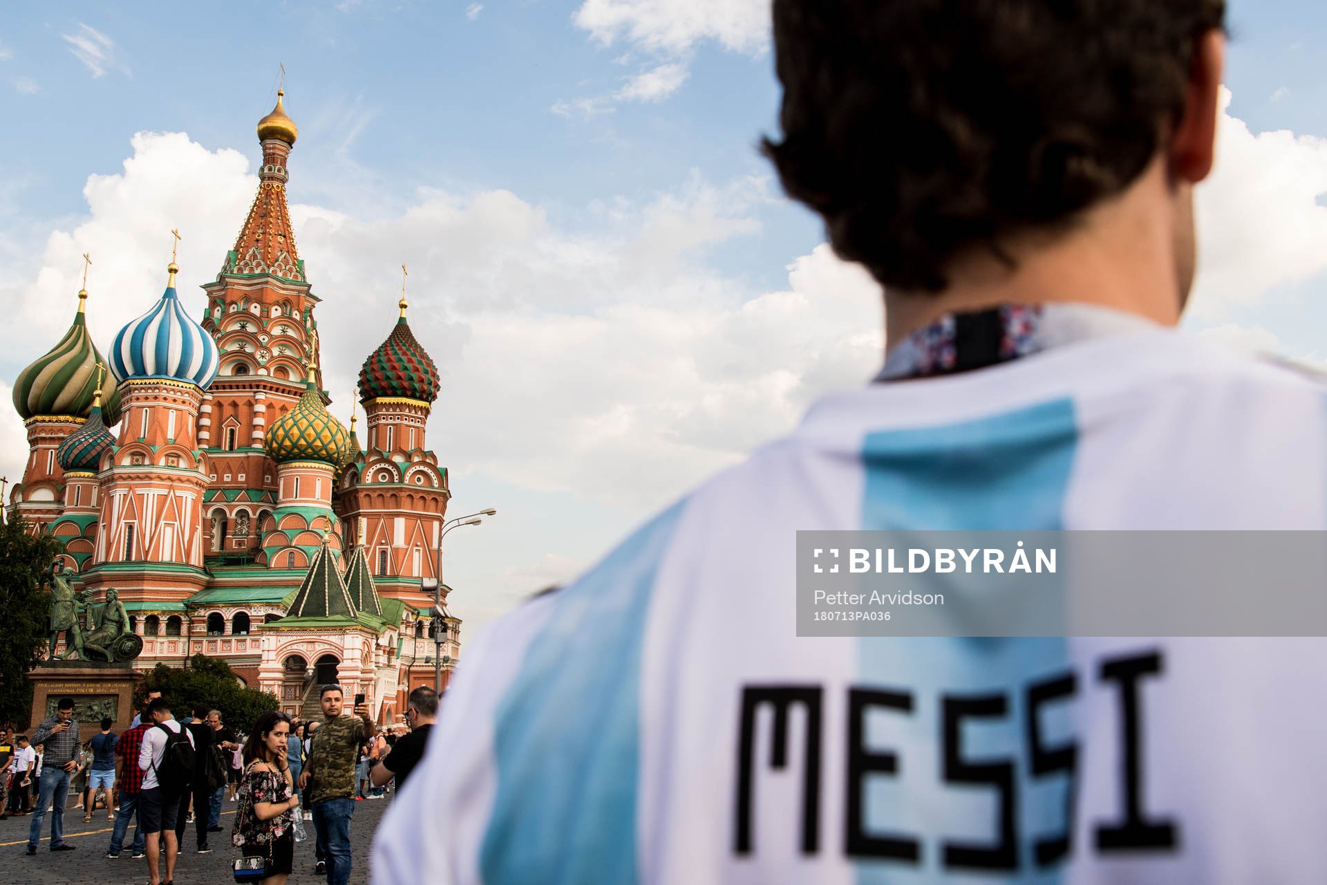 A fan of Argentina with a Messi shirt is seen at Saint
