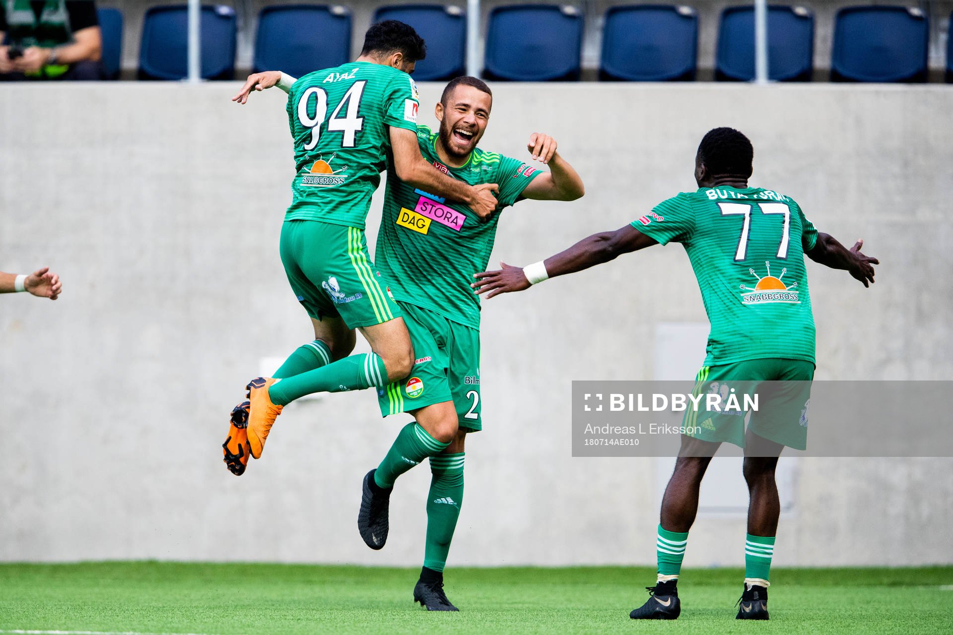 Dalkurds Ferhad Ayaz, Malkolm Moenza och Mohamed Buya Turay