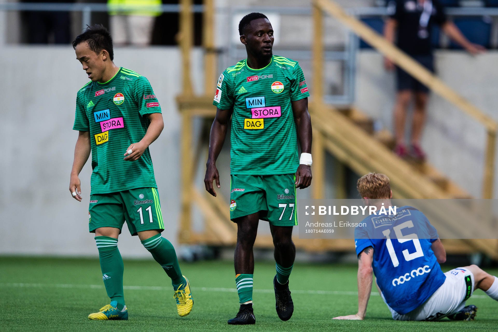 Dalkurds Yukiya Sugita och Mohamed Buya Turay deppar