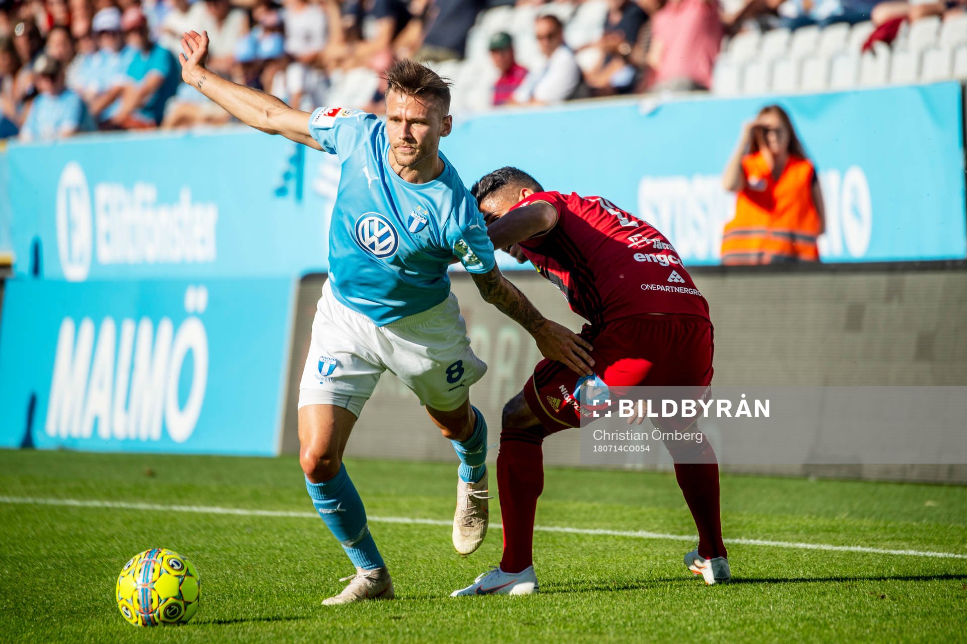 Malmö FFs Arnór Ingvi Traustason mot Östersunds Hosam