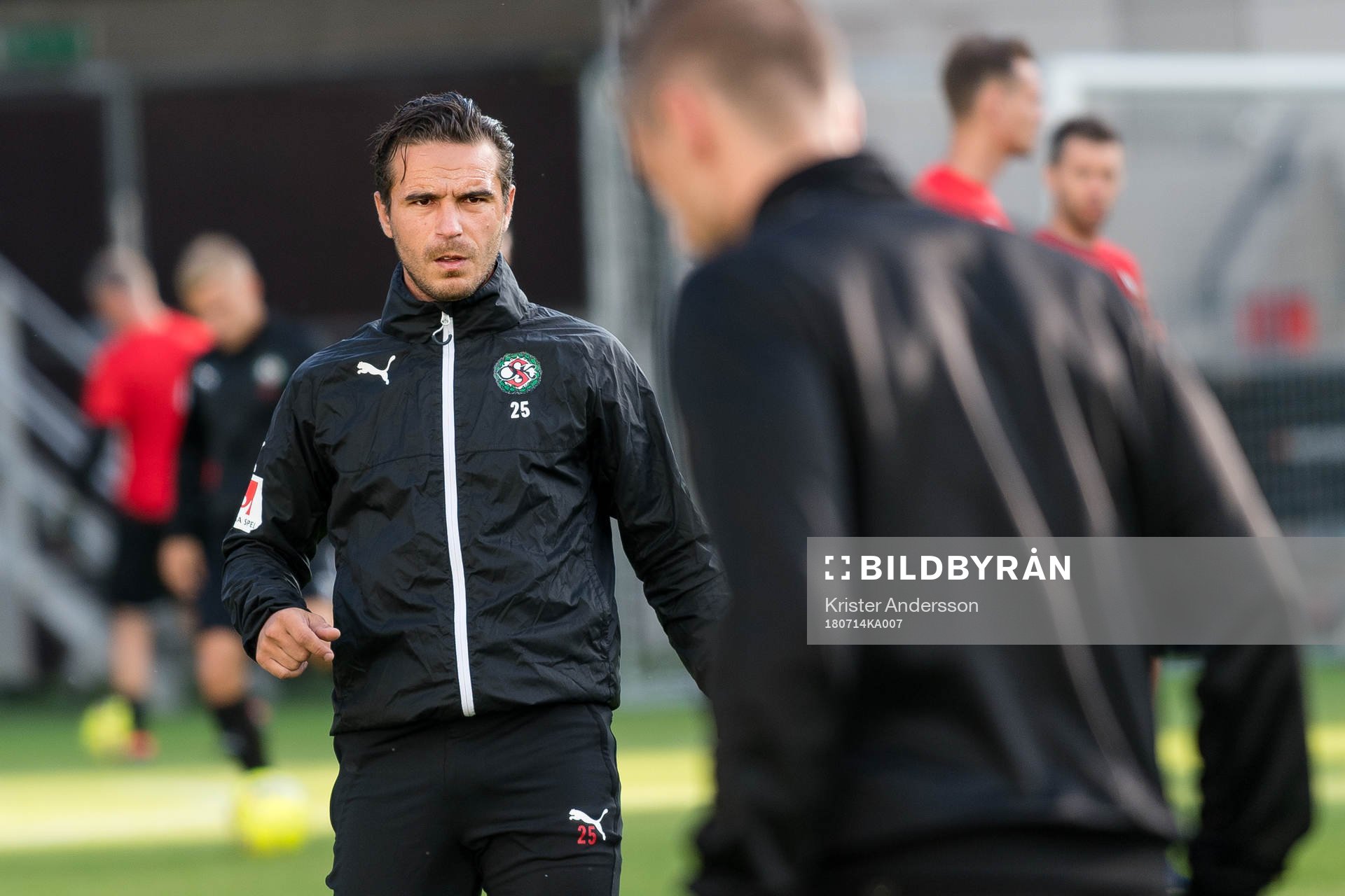 Örebros Nordin Gerzic före fotbollsmatchen i Allsvenskan