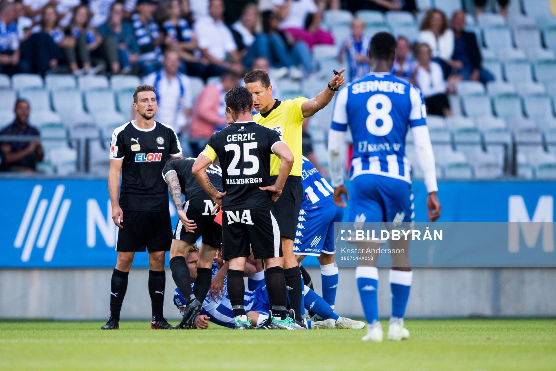 Örebros Nordin Gerzic får rödt kort