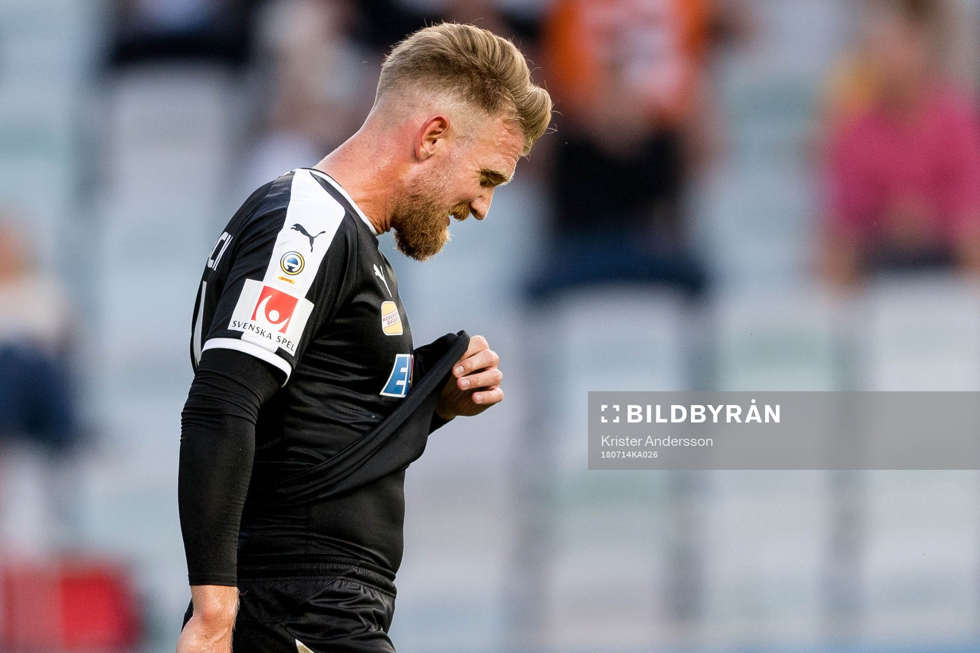Örebros Michael Almebäck deppar