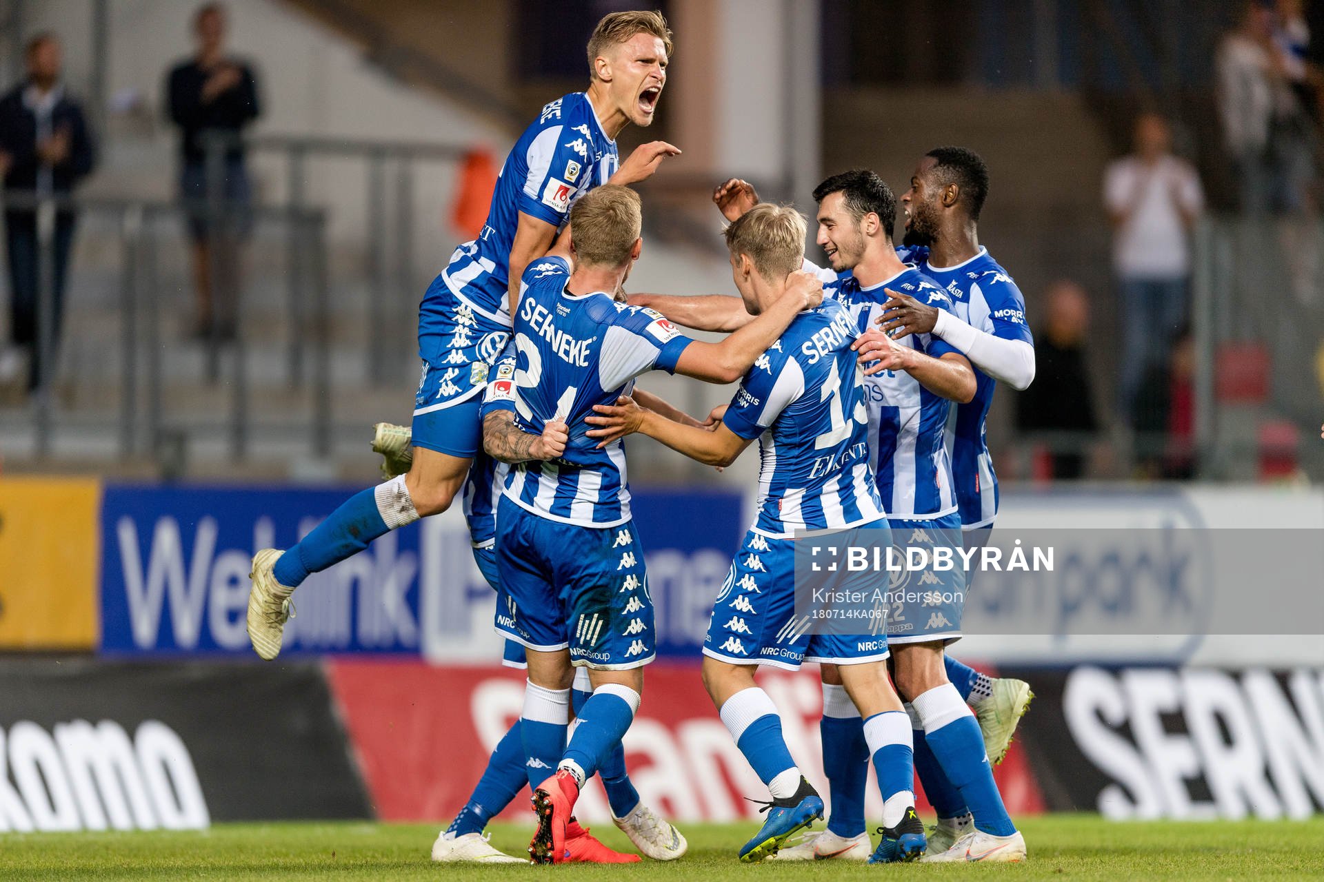 IFK Göteborgs spelare jublar efter Elias Mar Omarsson (ej i bild) gjort 2-0 under fotbollsmatchen i Allsvenskan mellan IFK Göteborg och Örebro den 14 juli 2018 i Göteborg.