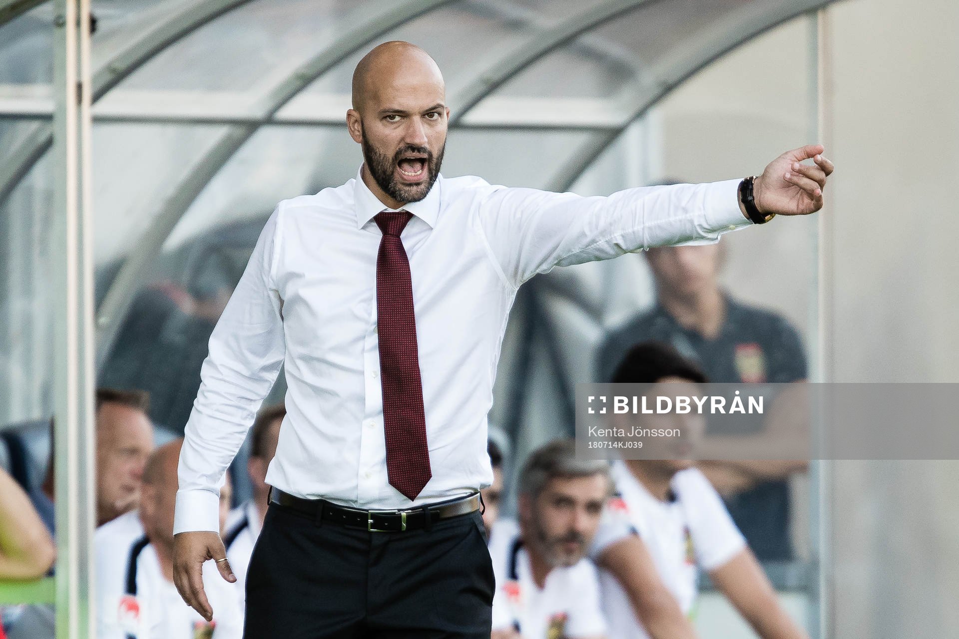 Brommapojkarnas tränare Luis Pimenta reagerar