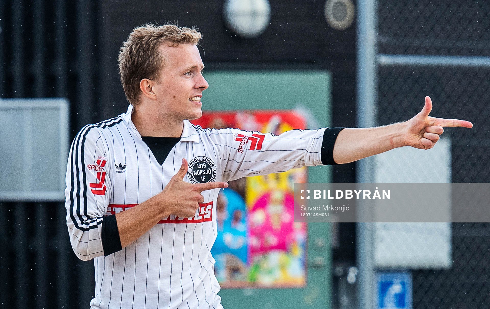 Nordsjö IF Fotbolls Emil Boström jublar