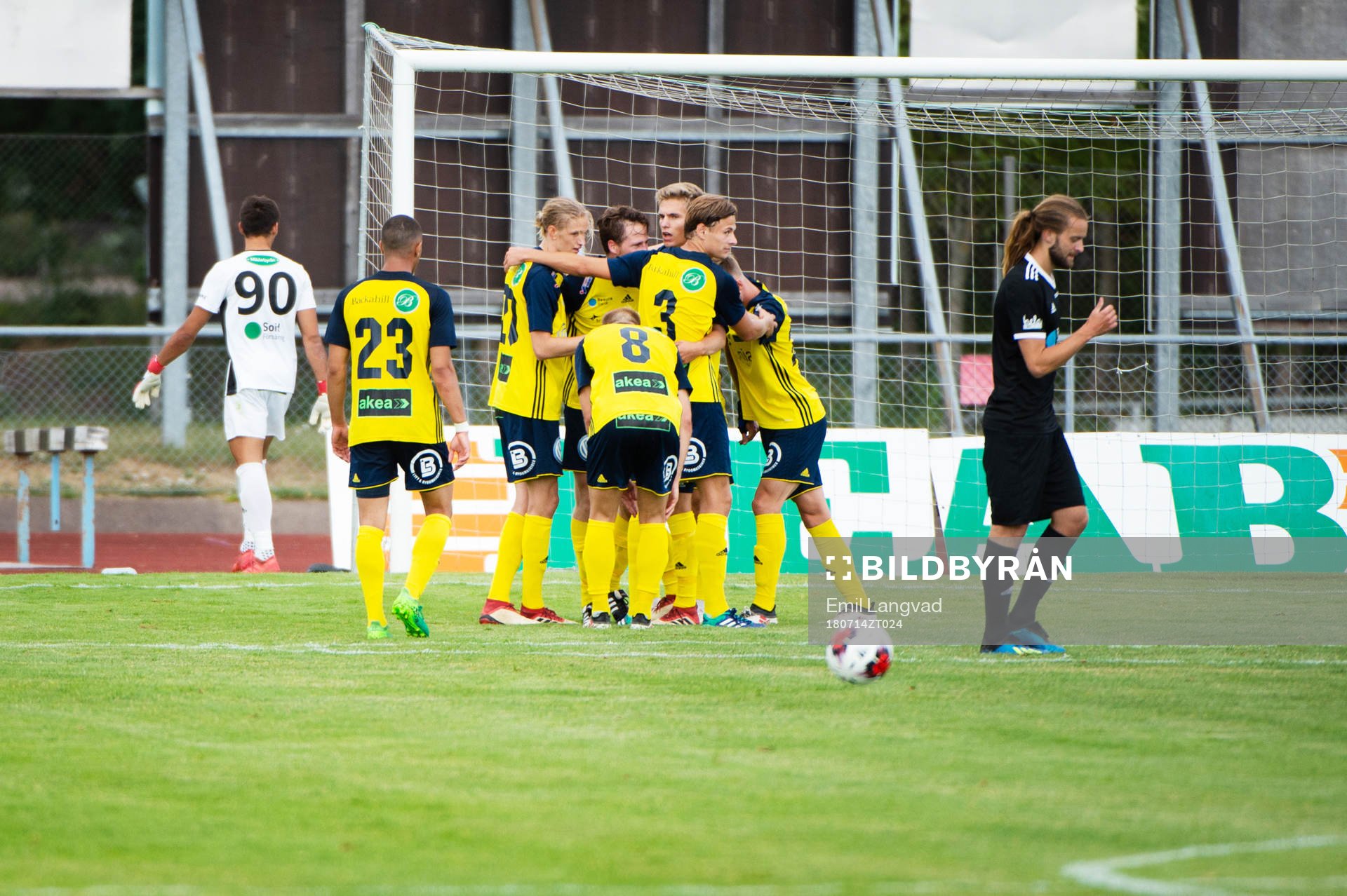 Ängelholms spelare jublar