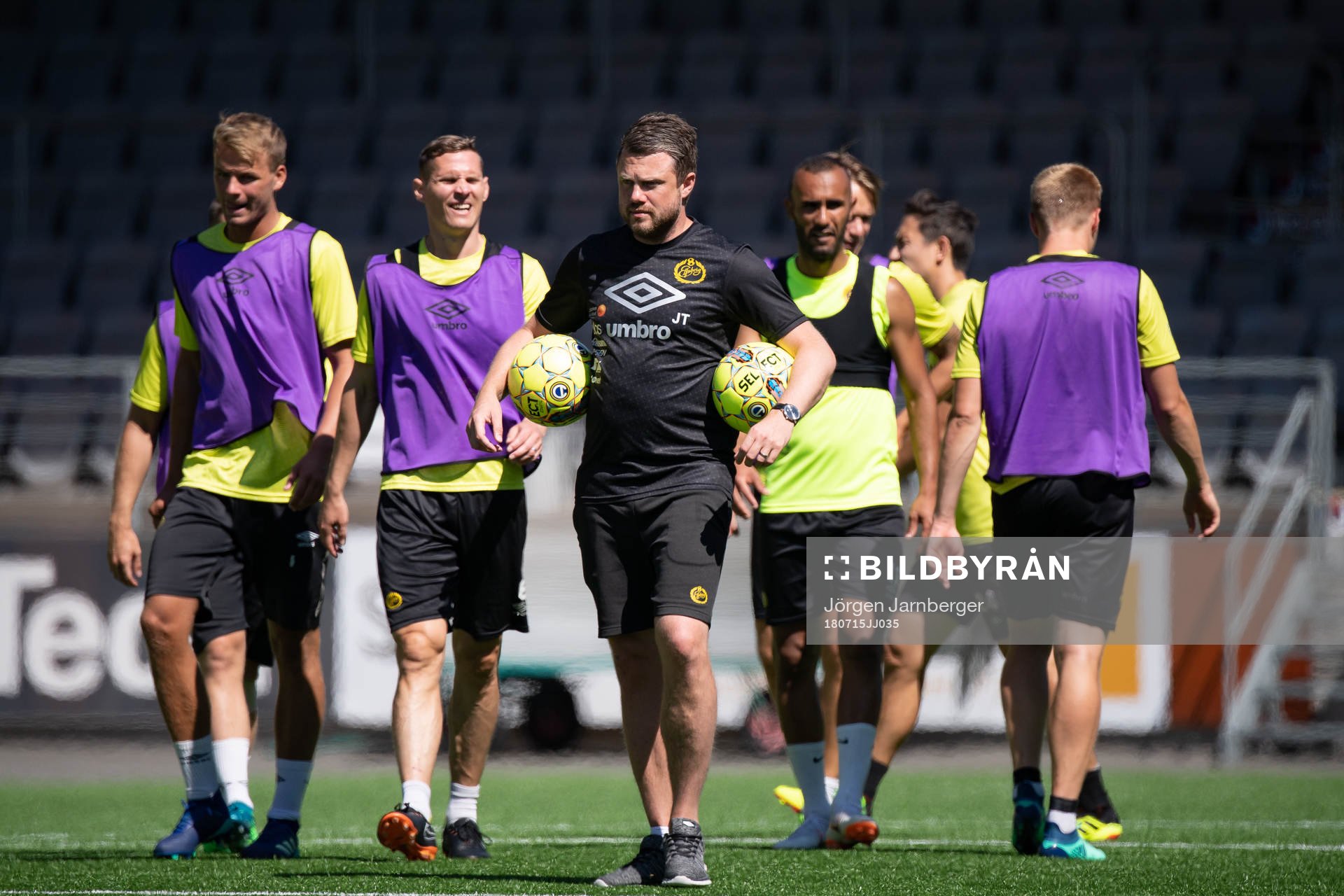 manager Jimmy Thelin