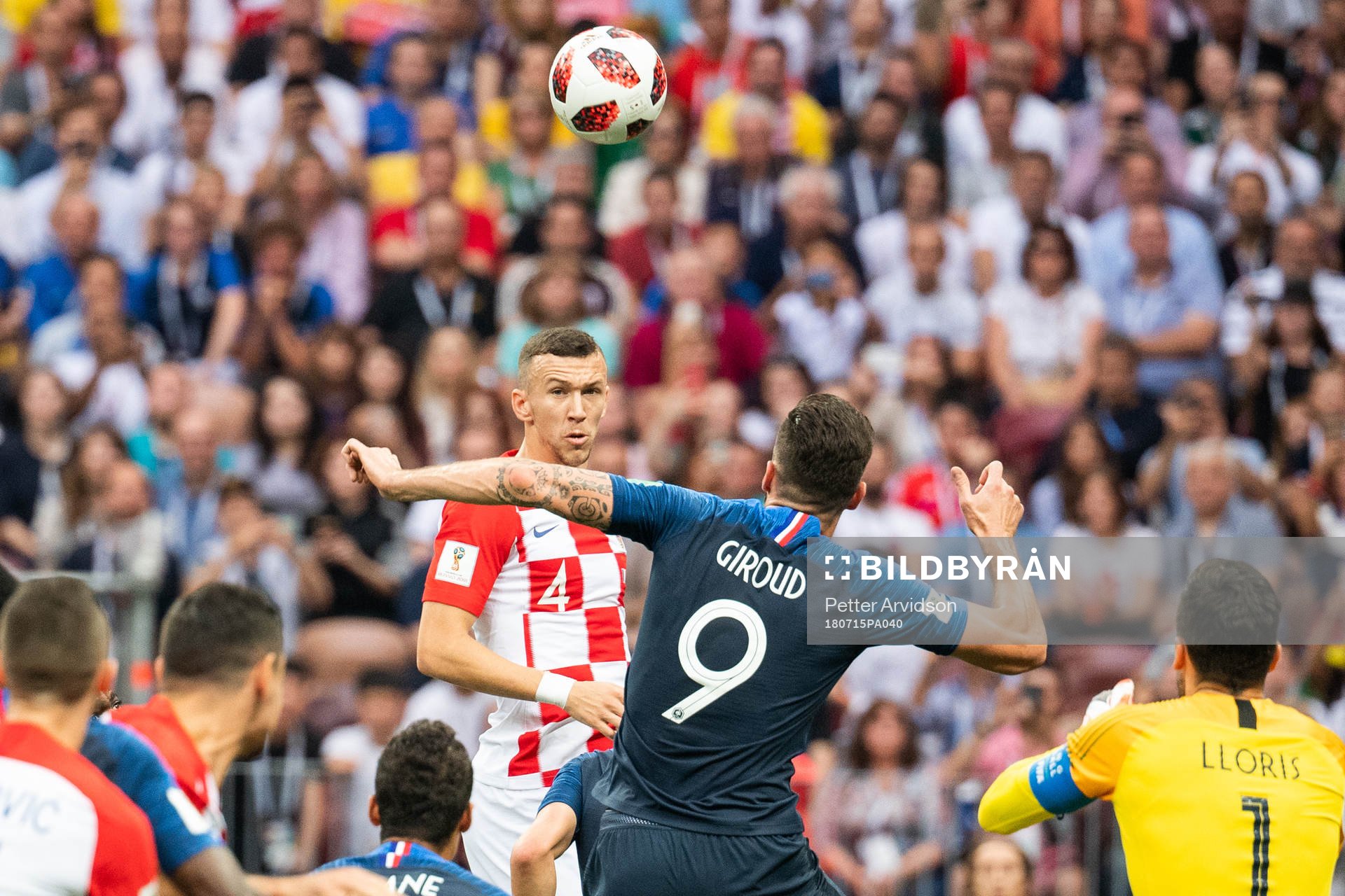 Ivan Perisic of Croatia and Olivier Giroud of France