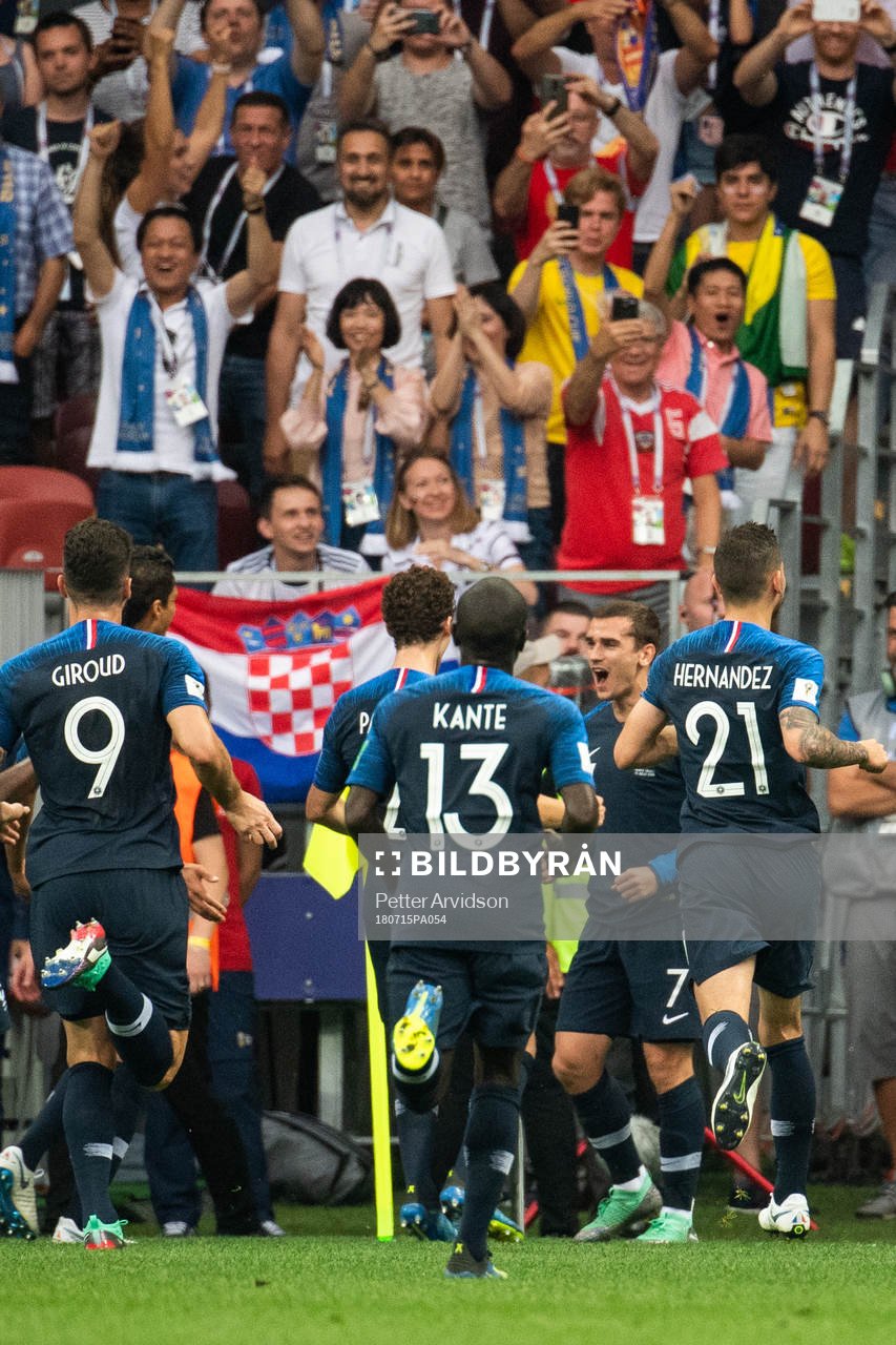 Lucas Hernandez of France celebrates 1-0