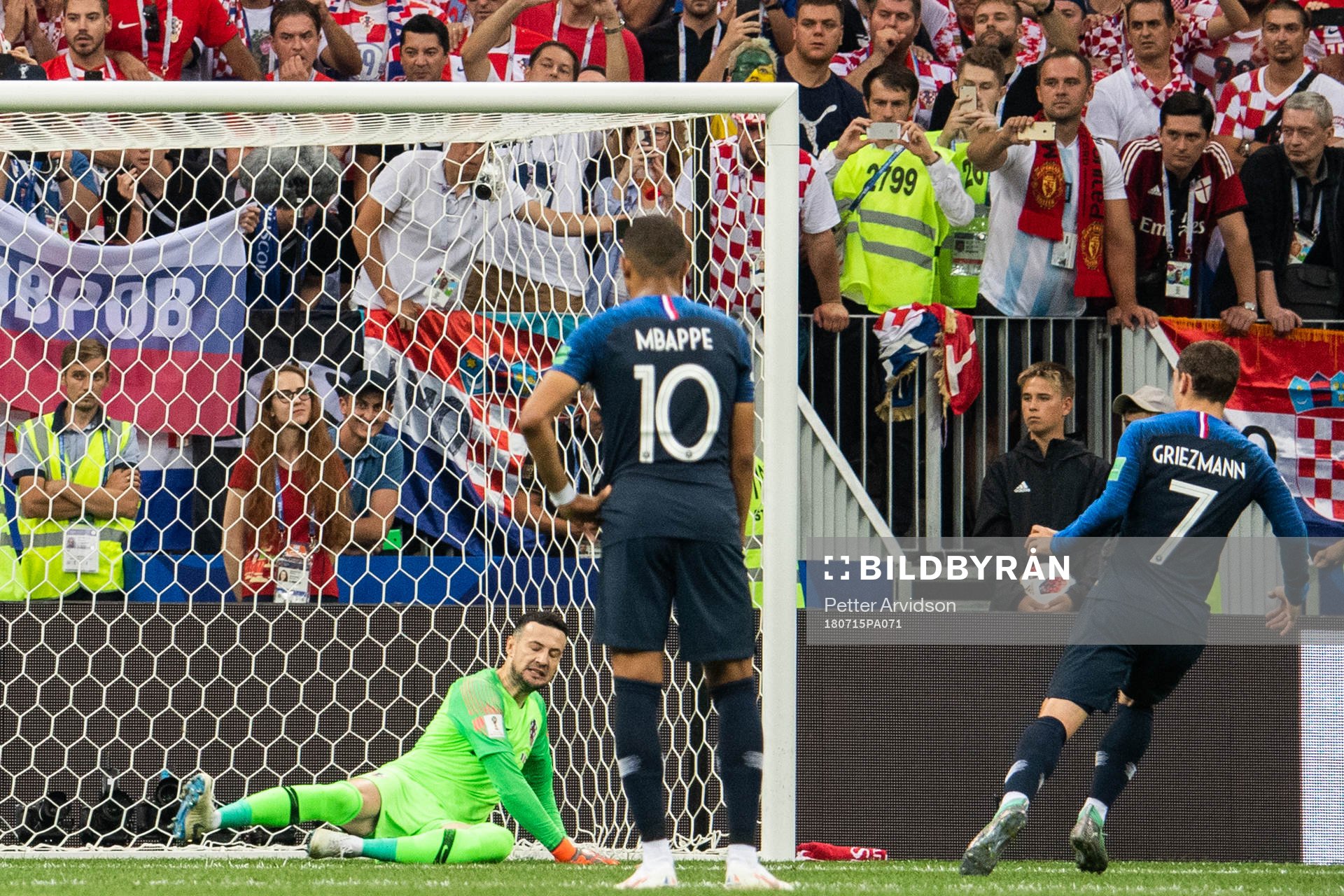 Antoine Griezmann of France acores 2-1