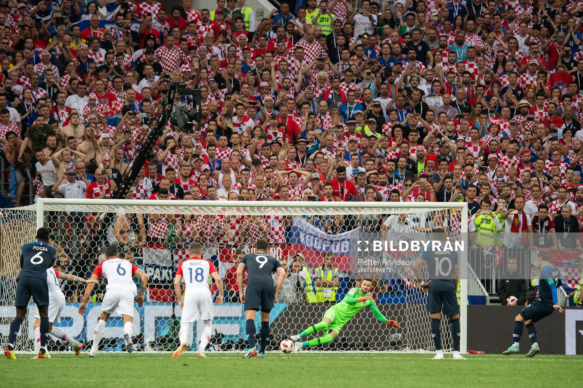 Antoine Griezmann of France acores 2-1