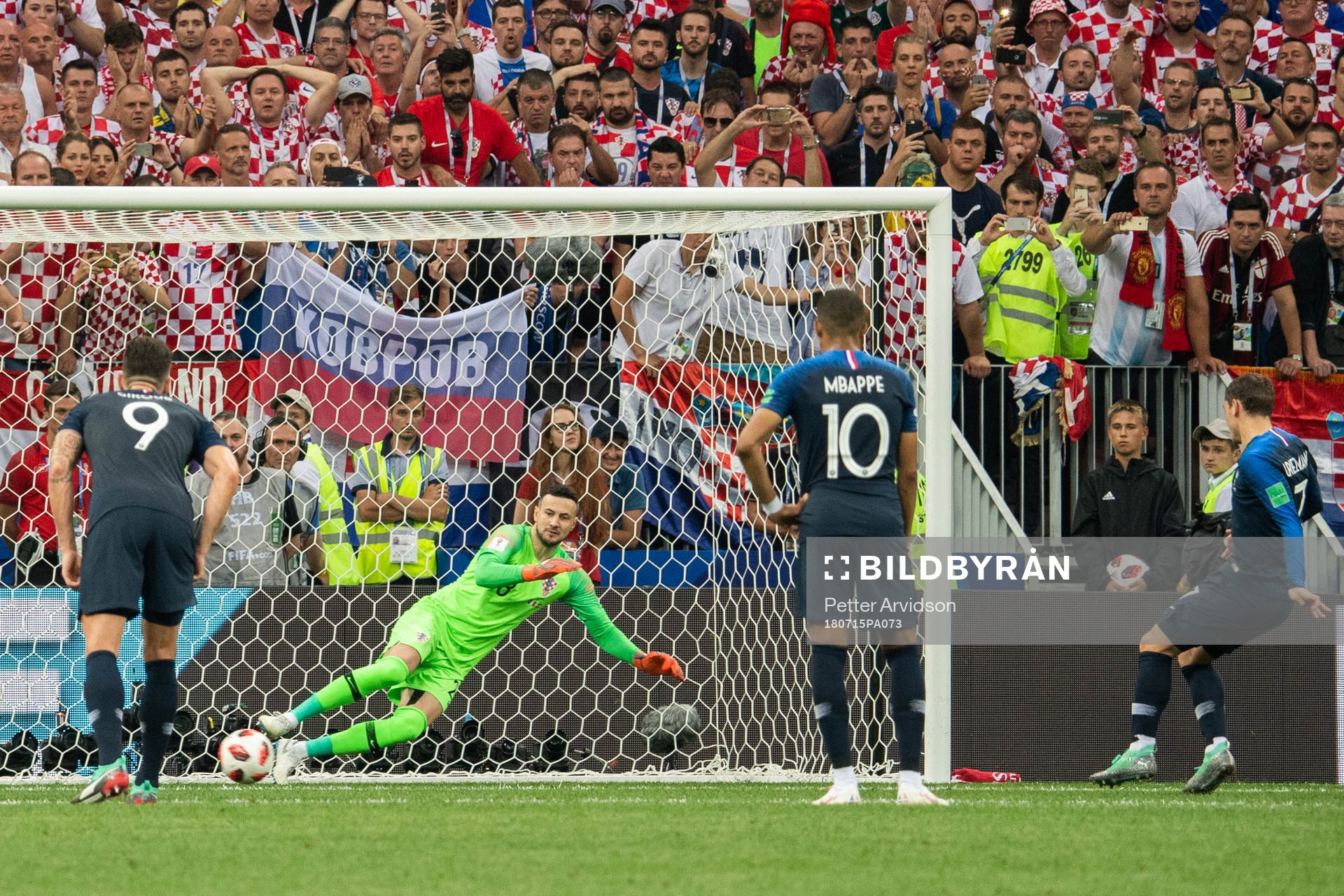 Antoine Griezmann of France acores 2-1