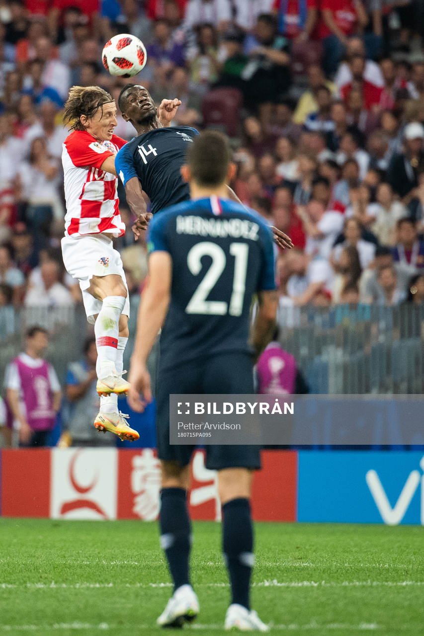 Luka Modric of Croatia and Blaise Matuidi of France