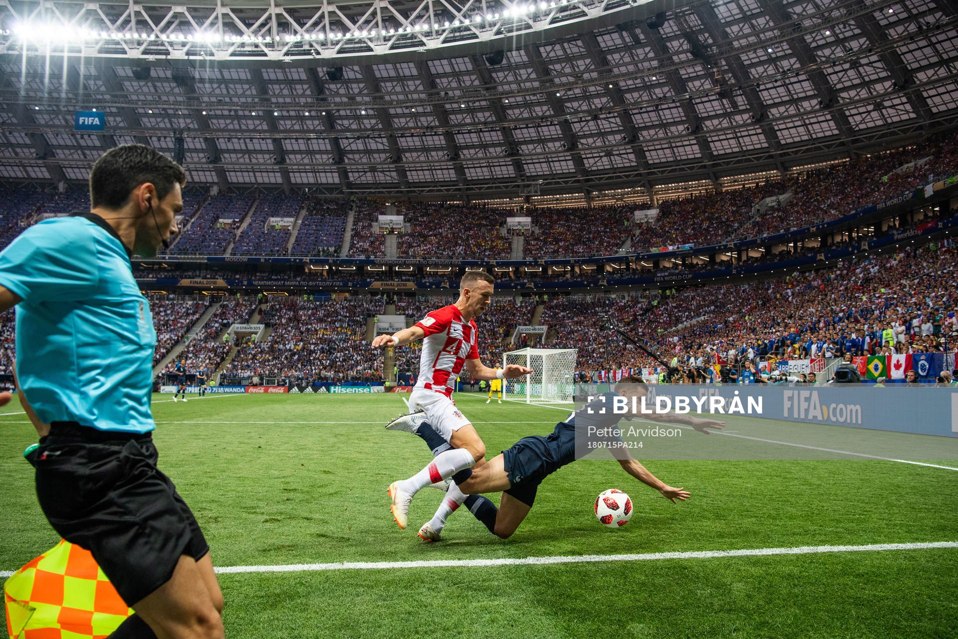 Ivan Perisic of Croatia and Lucas Hernandez of France