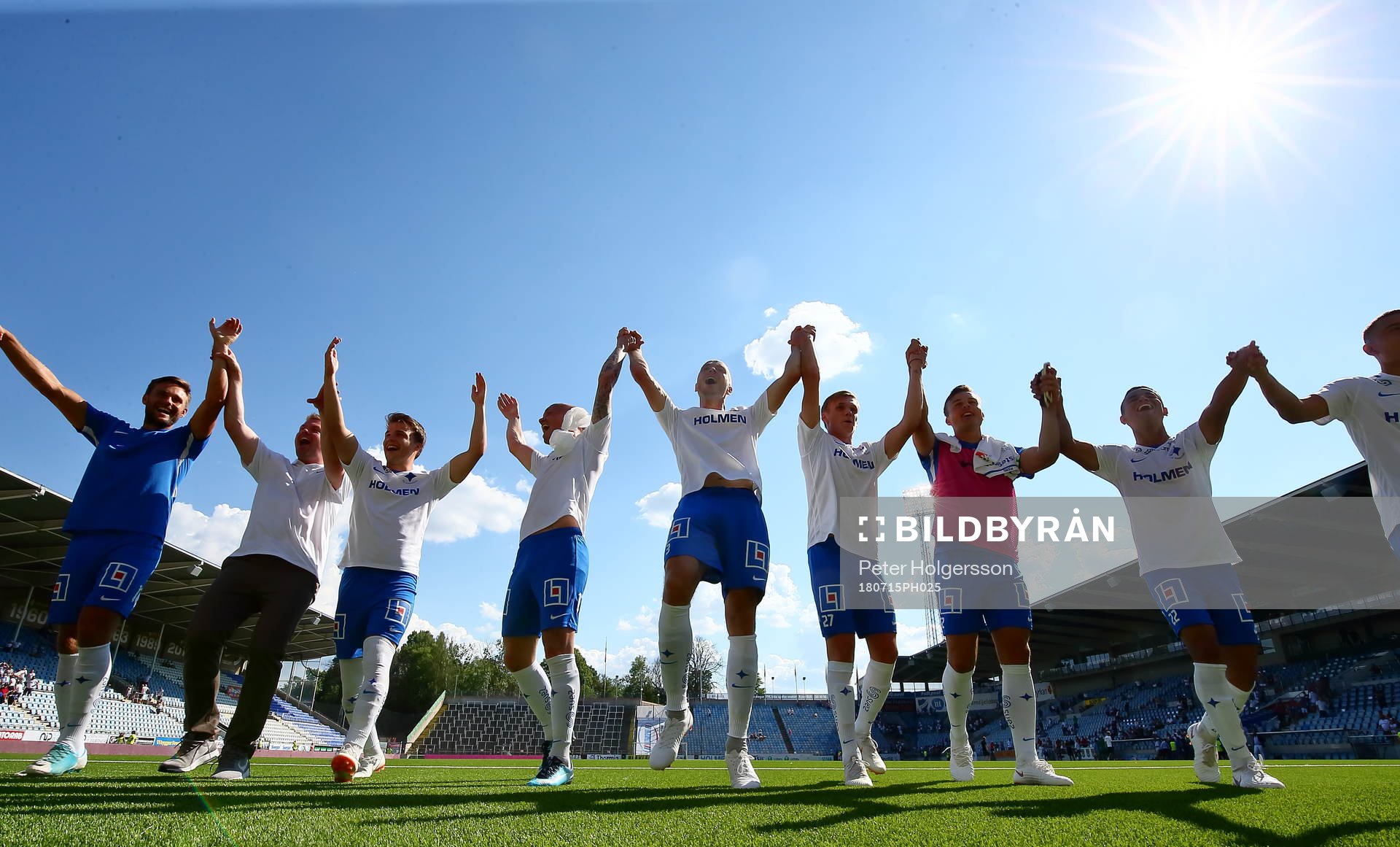 Norrköpings spelare jublar efter segern med 2-1 under fotbollsmatchen i Allsvenskan mellan Norrköping och Häcken den 15 juli 2018 i Norrköping.