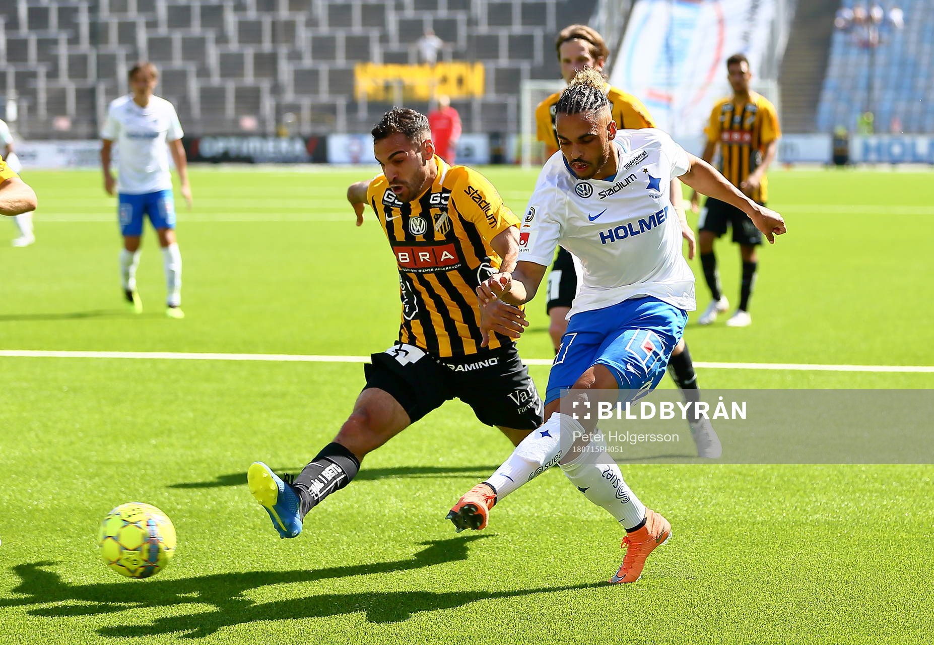 Målgivande passning av Norrköpings Alexander Jakobsen