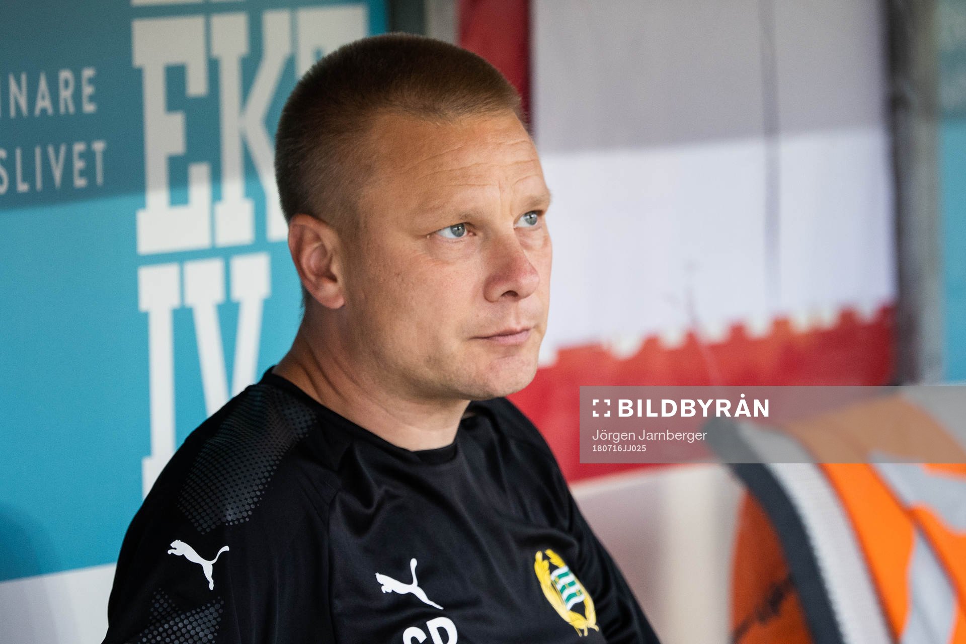 Hammarbys tränare Stefan Billborn på bänken