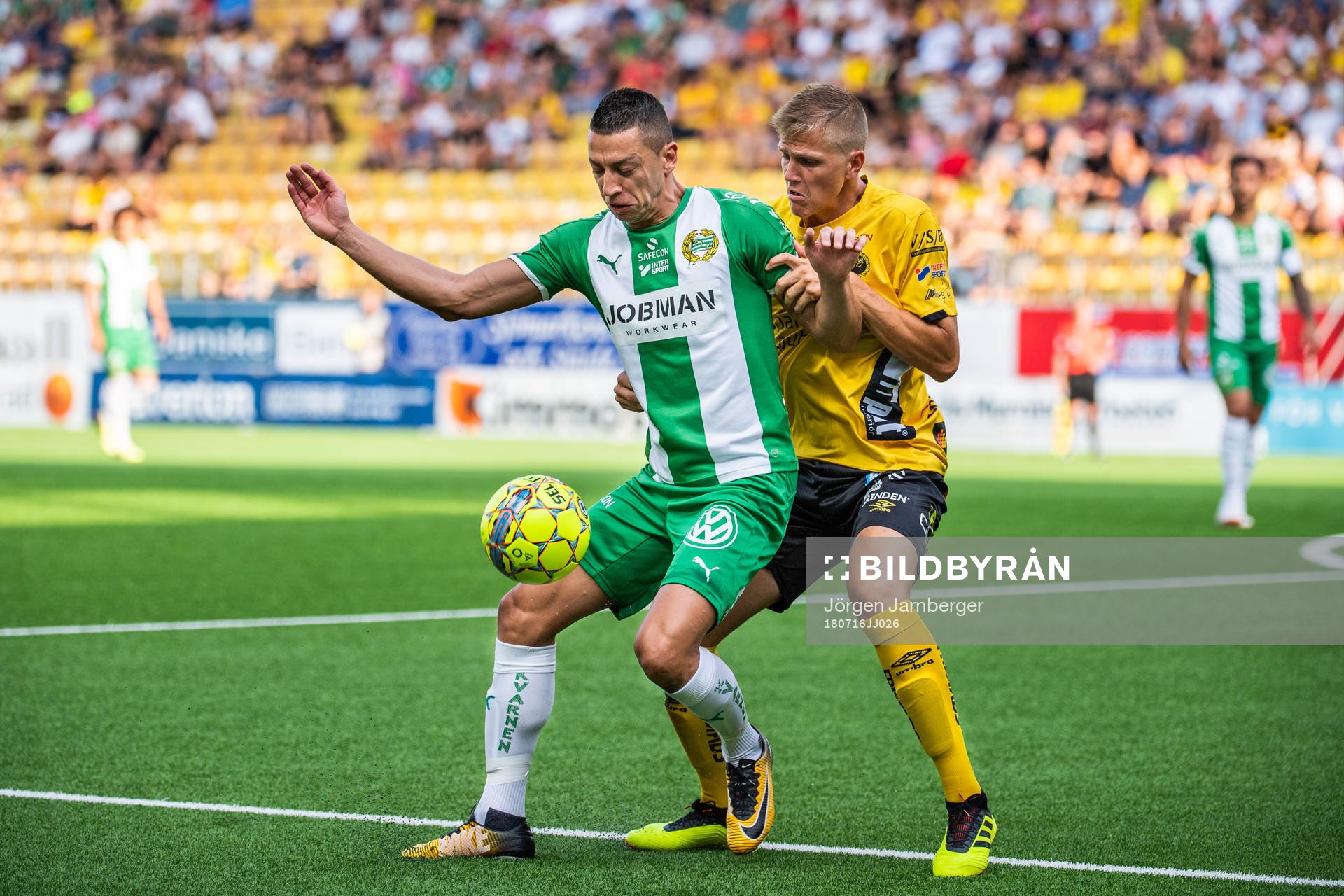 Hammarbys Nikola Djurdjic och Elfsborgs Joakim Nilsson i