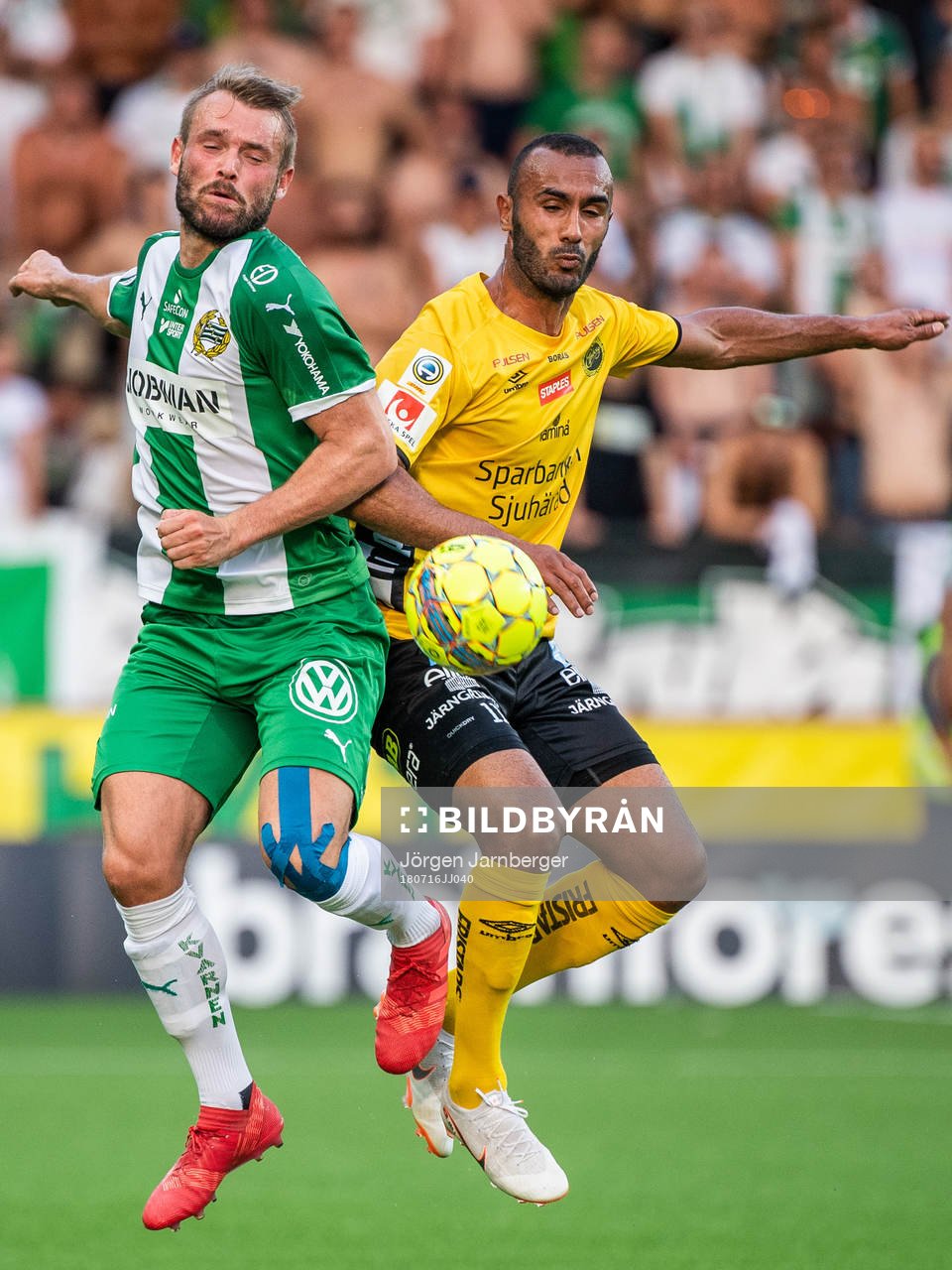 Hammarbys Mads Fenger Nielsen och Elfsborgs Issam Jebali i