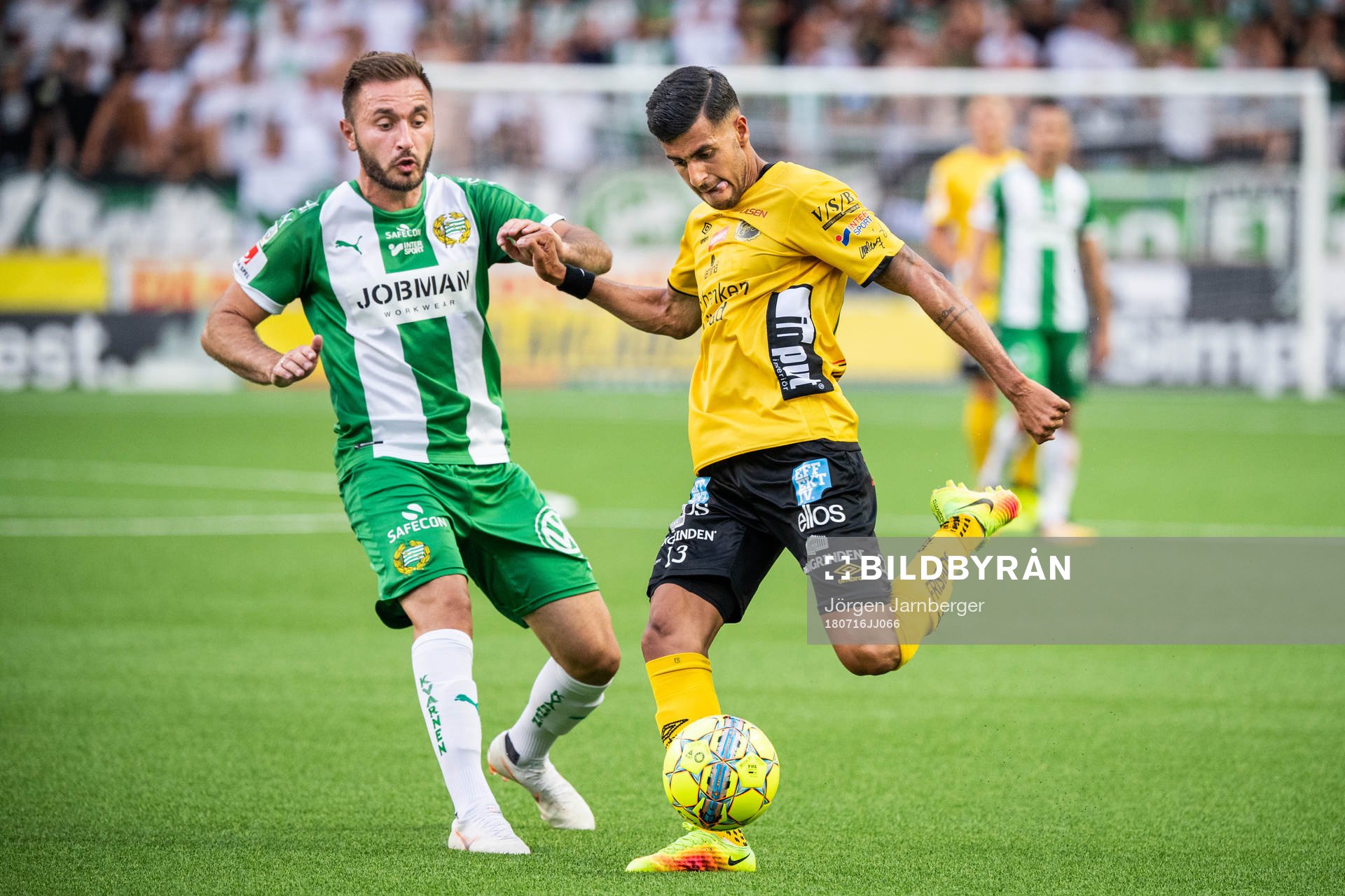 Hammarbys Muamer Tankovic och Elfsborgs Rami Kaib i kamp om
