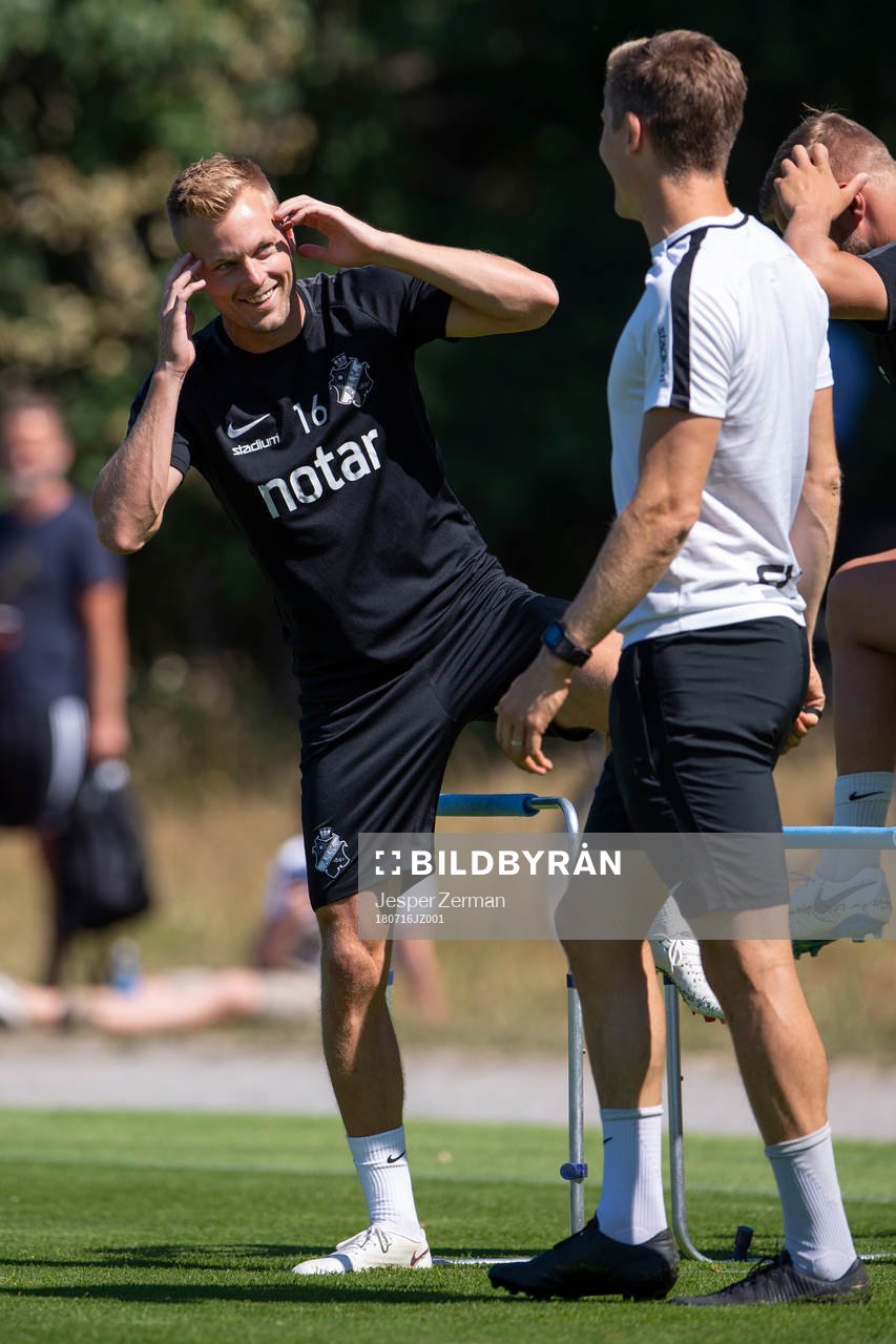 s Sebastian Larsson