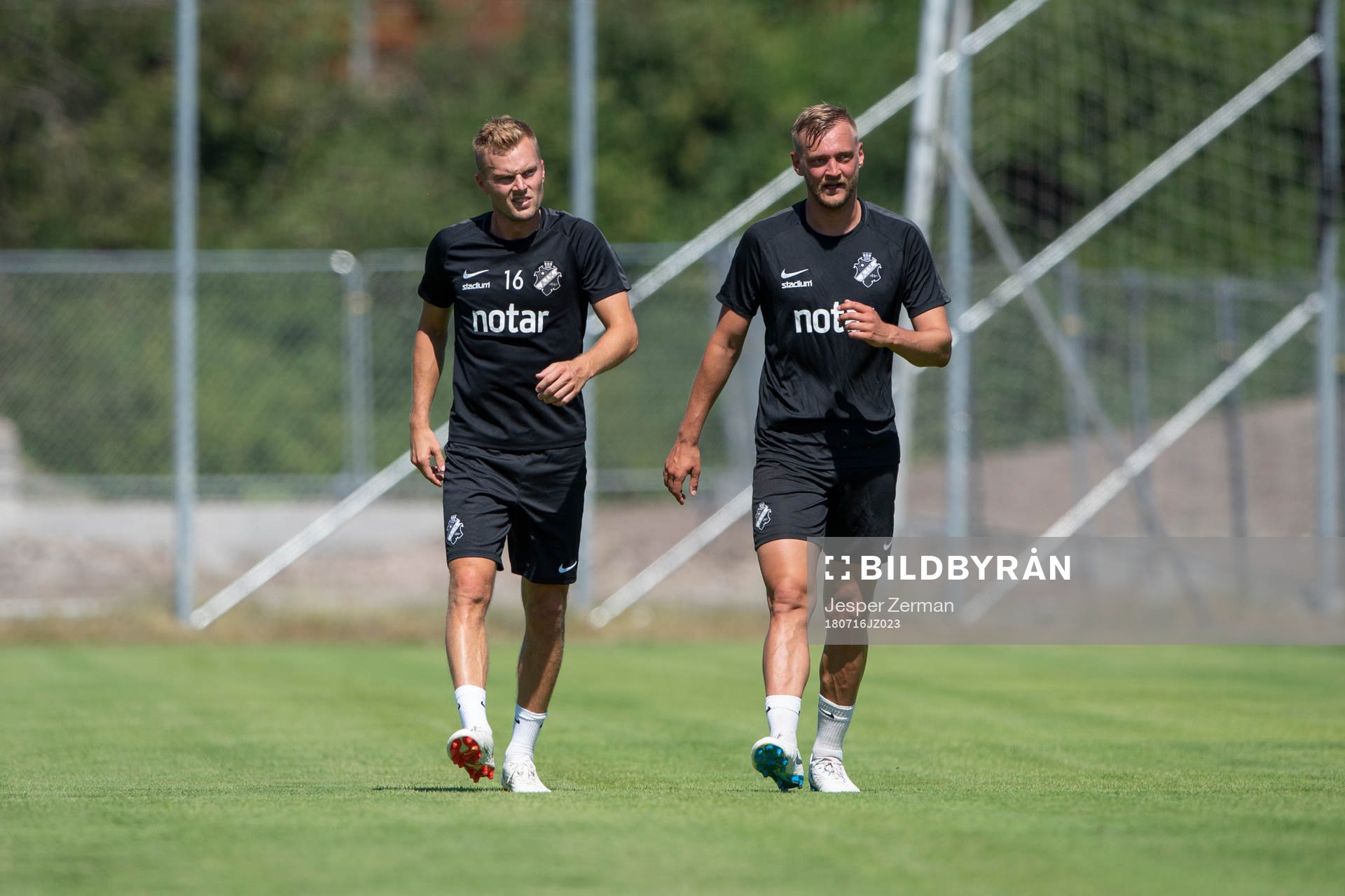 s Sebastian Larsson (v) och Joel Ekstrand (h)