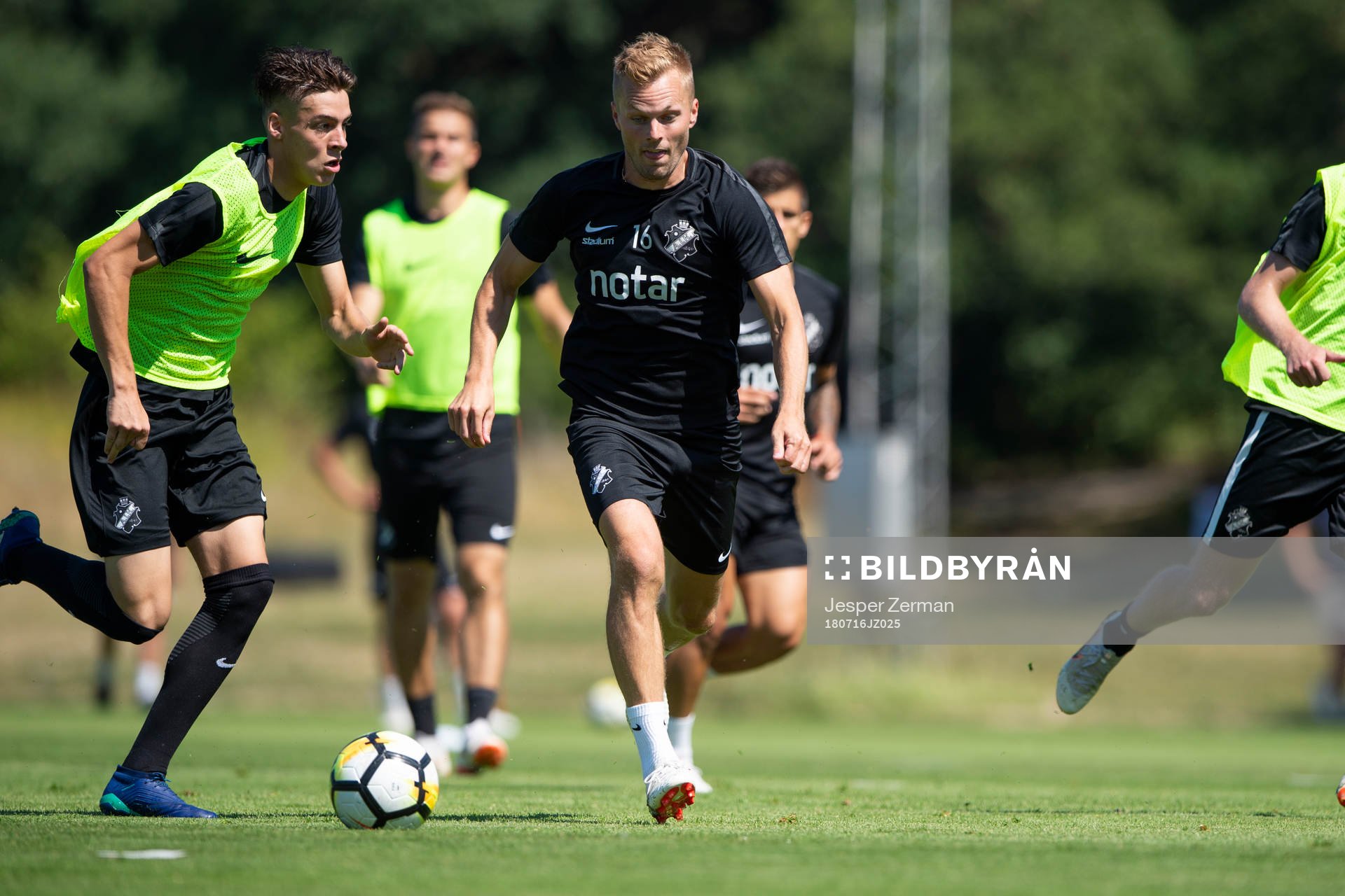 s Sebastian Larsson