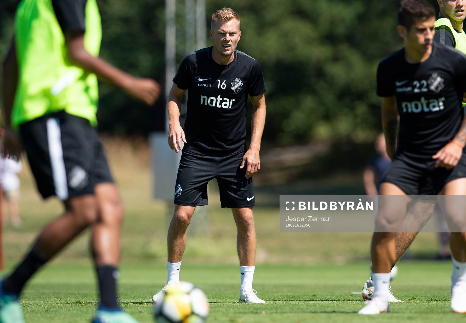 s Sebastian Larsson