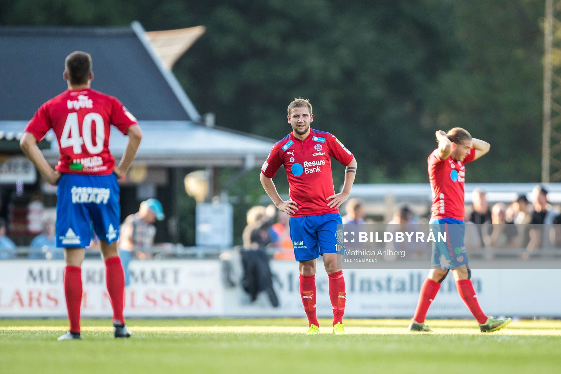 Helsingborgs Mattias Almeida Sundell (ryggen mot kameran),