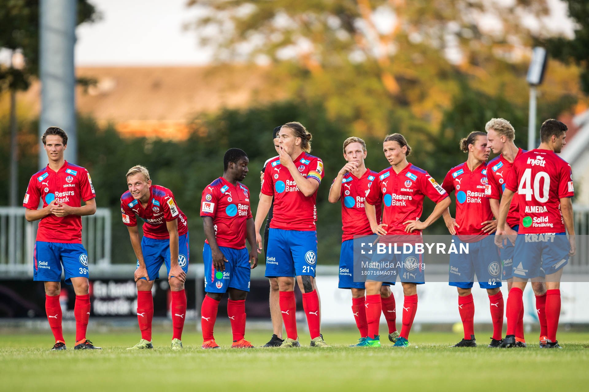 Helsingborgs spelare uppställda under straffläggning under träningsmatch i fotboll mellan Helsingör och Helsingborg den 16 juli 2018 i Helsingör.