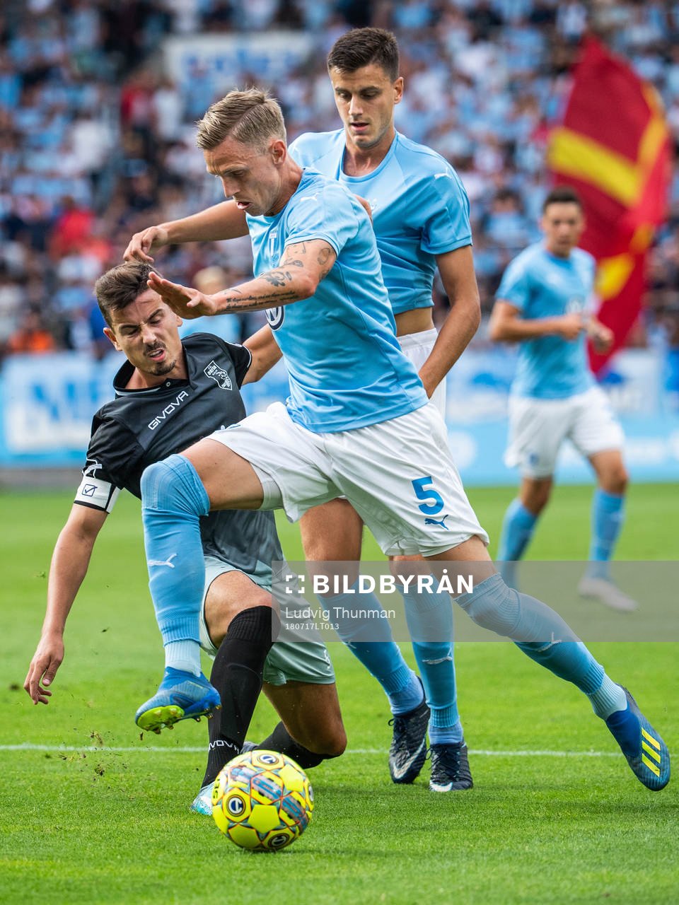 Alexander Jeremejeff and Sören Rieks of Malmö FF competes