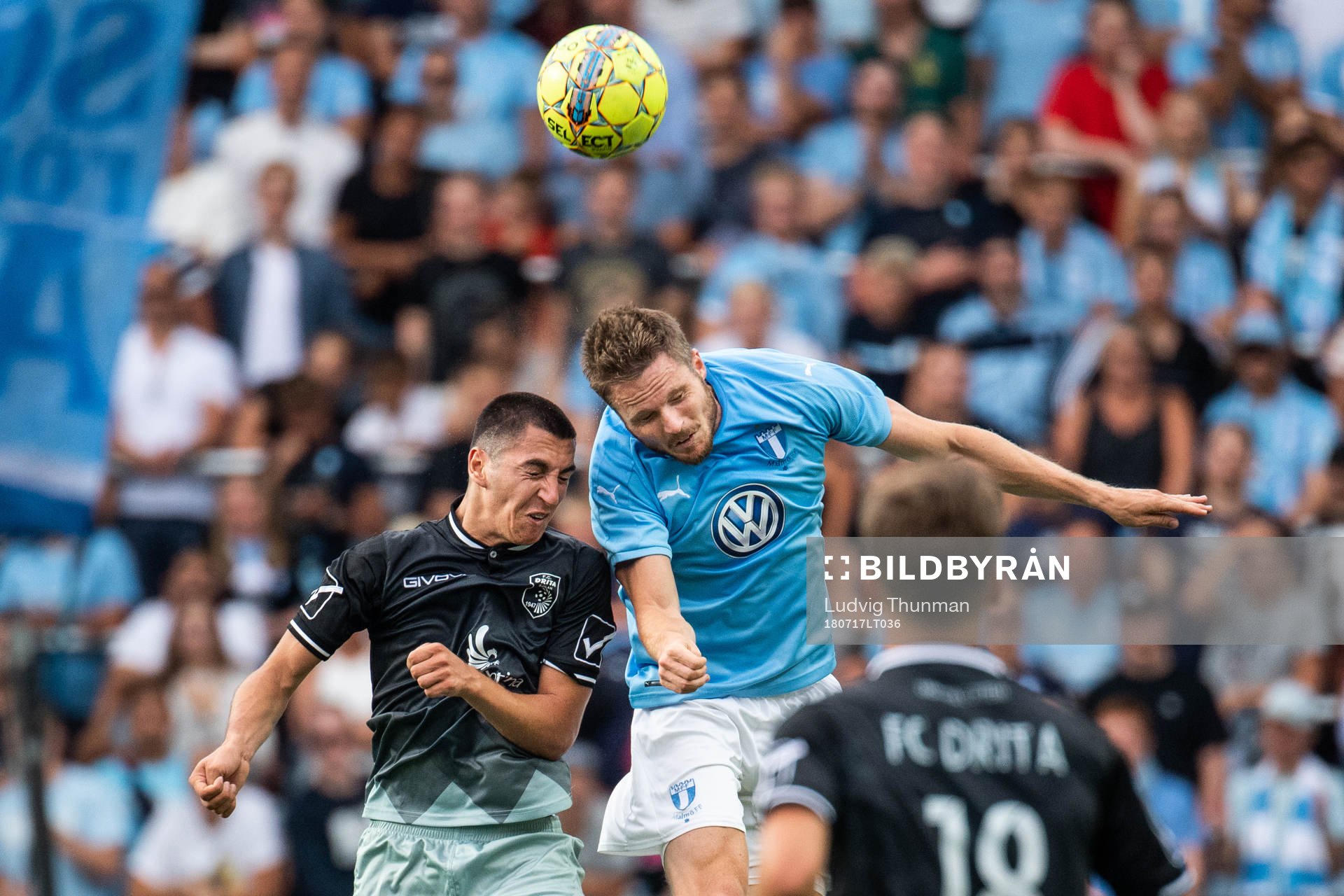 Leotrim Kryeziu of Drita and Lasse Nielsen of Malmö FF