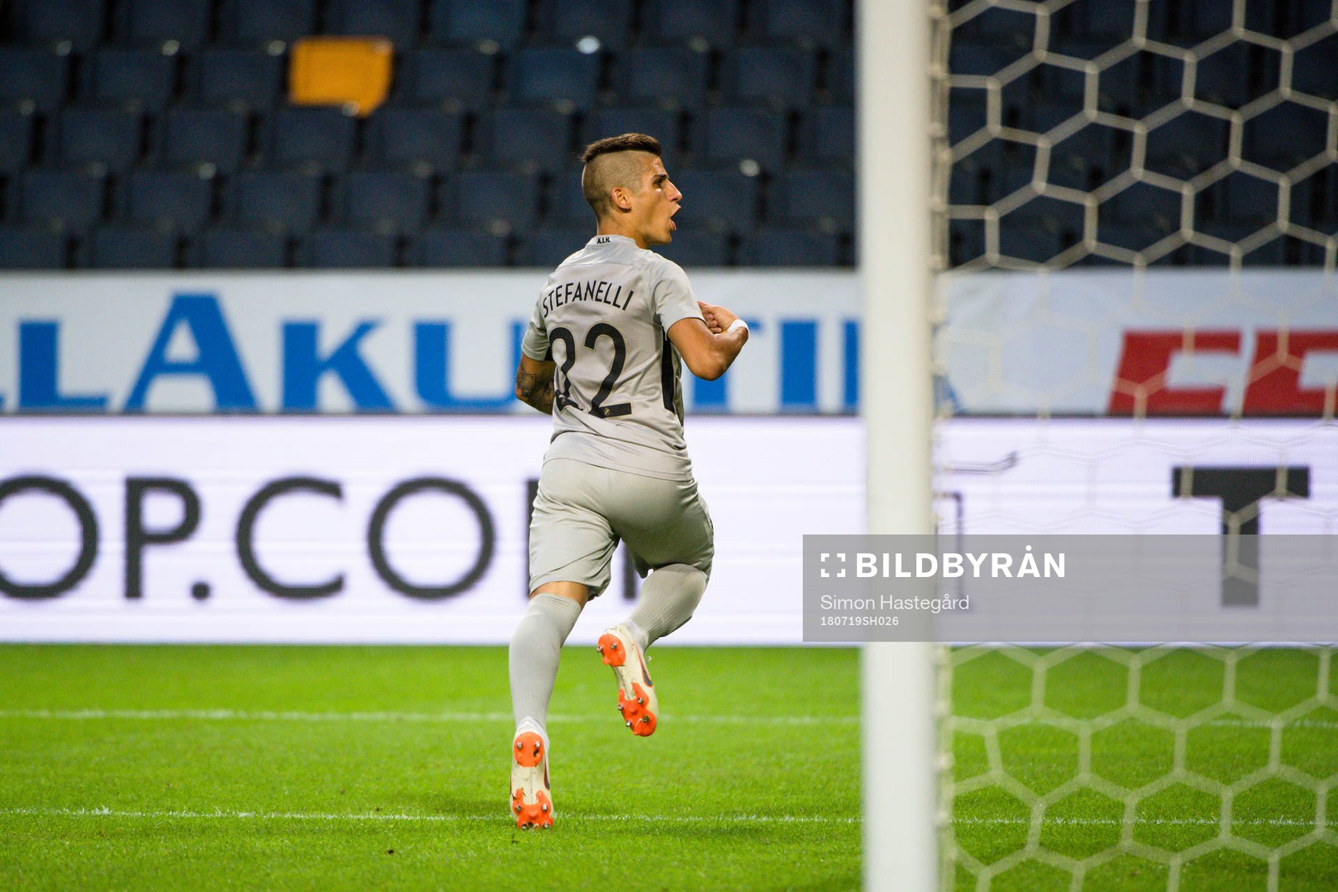 Nicolas Stefanelli of AIK celebrating the 1-1 goal